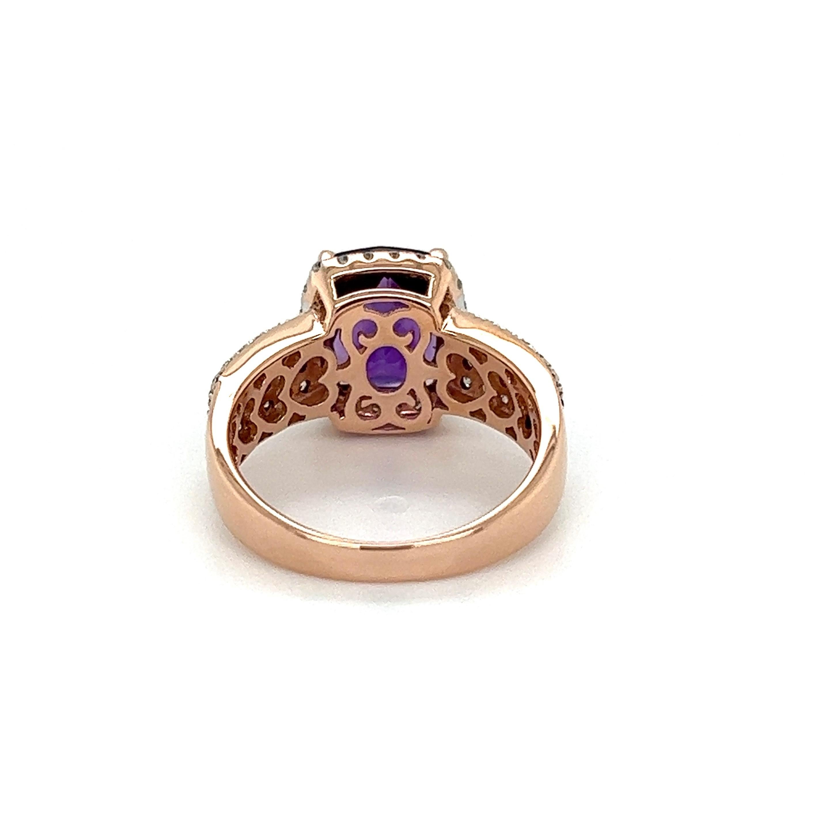 2.50 Carat Checkerboard Amethyst and Diamond Vintage Gold Ring In Excellent Condition For Sale In Montreal, QC