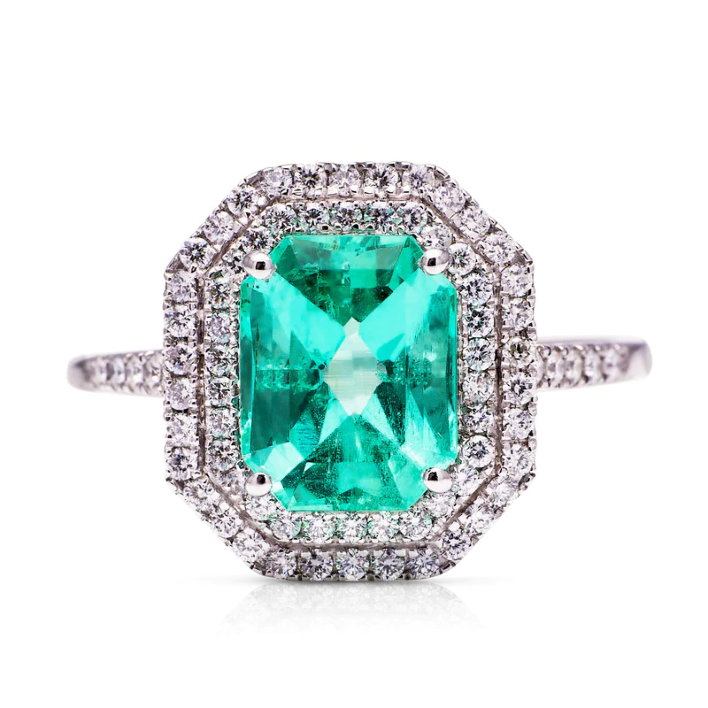 Women's 2.50 Carat Colombian Emerald Diamond Engagement Ring Halo Emerald Cocktail Ring For Sale