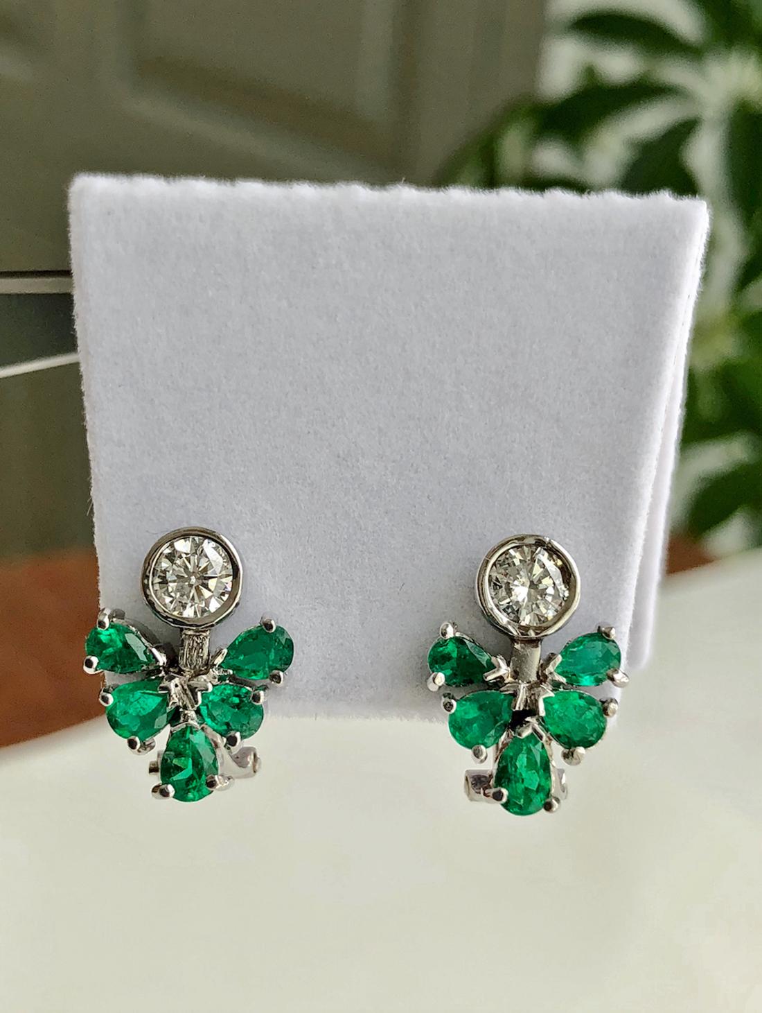 2.50 Carat Diamond AAA Colombian Emerald Cluster Earrings 18K White Gold For Sale 1