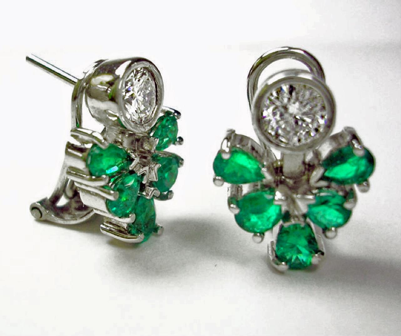 2.50 Carat Diamond AAA Colombian Emerald Cluster Earrings 18K White Gold For Sale