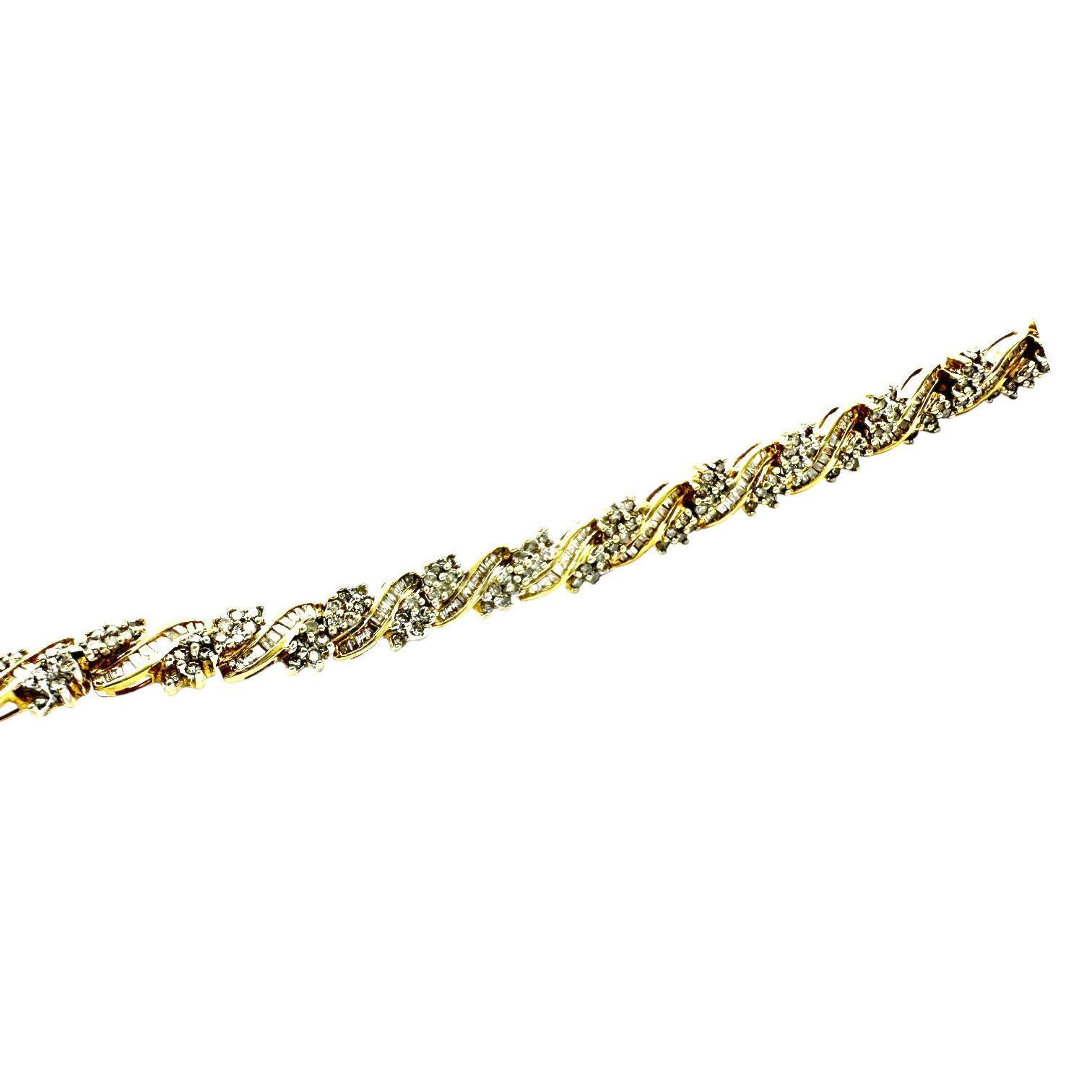 Women's or Men's 2.50 Carat Diamond Baguette Link Bracelet Yellow Gold For Sale