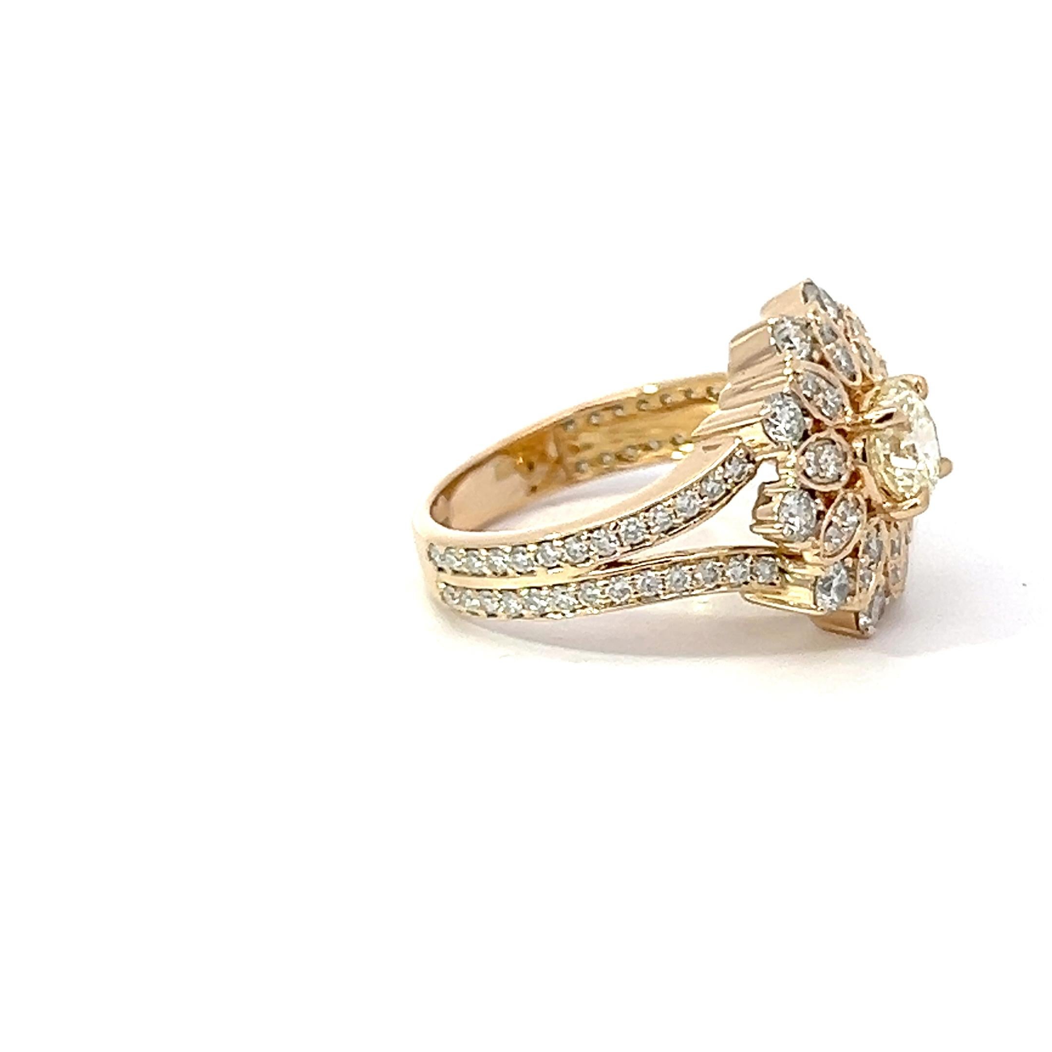 Modern 2.50 Carat Diamond Cluster GIA 18 Karat Yellow Gold Bespoke Dress Flower Ring For Sale