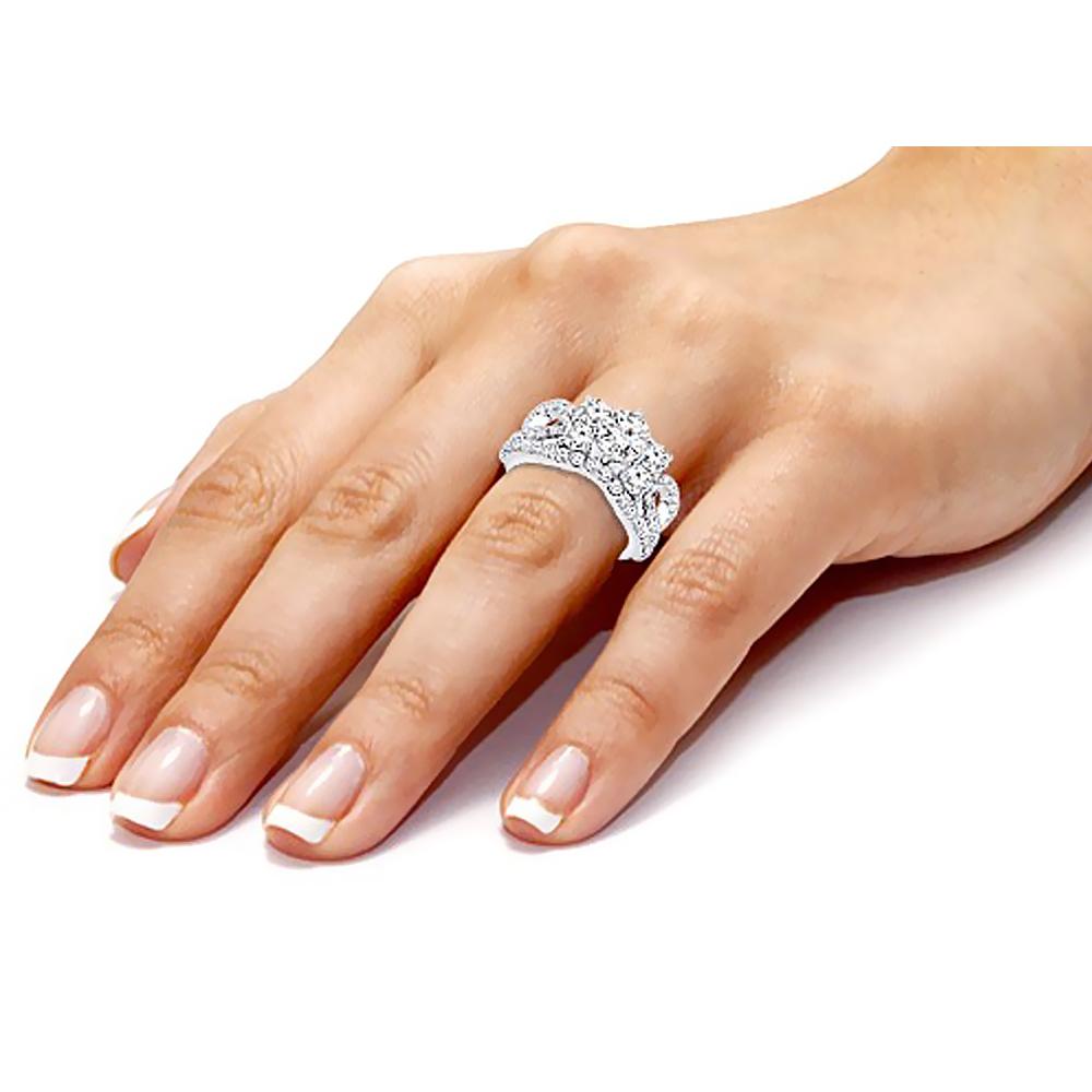 For Sale:  2.50 Carat Diamond Engagement Ring Set 4