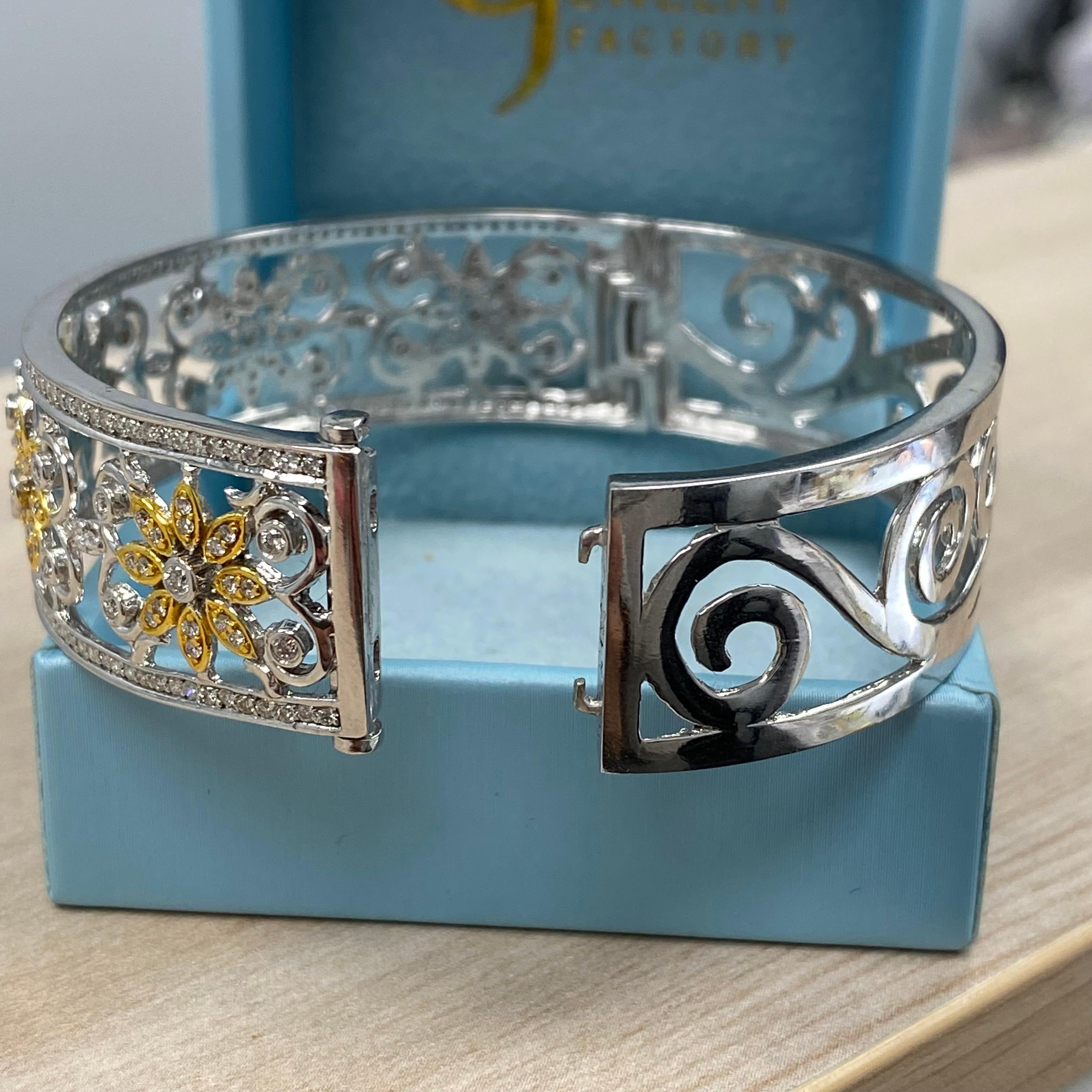 Women's 2.50 Carat Diamond Floral Hinged Bangle Bracelet 14k White Gold For Sale
