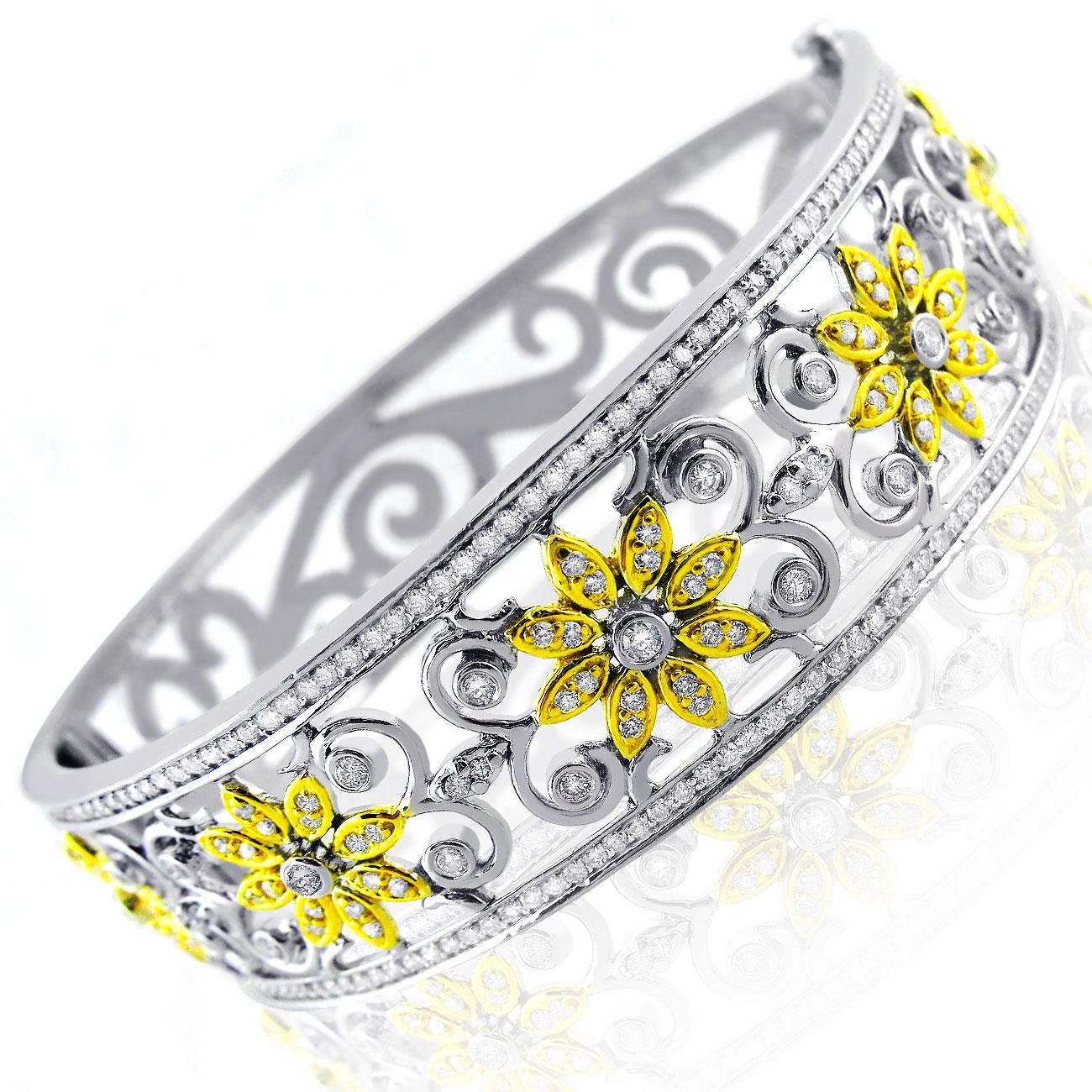 2.50 Carat Diamond Floral Hinged Bangle Bracelet 14k White Gold For Sale 2