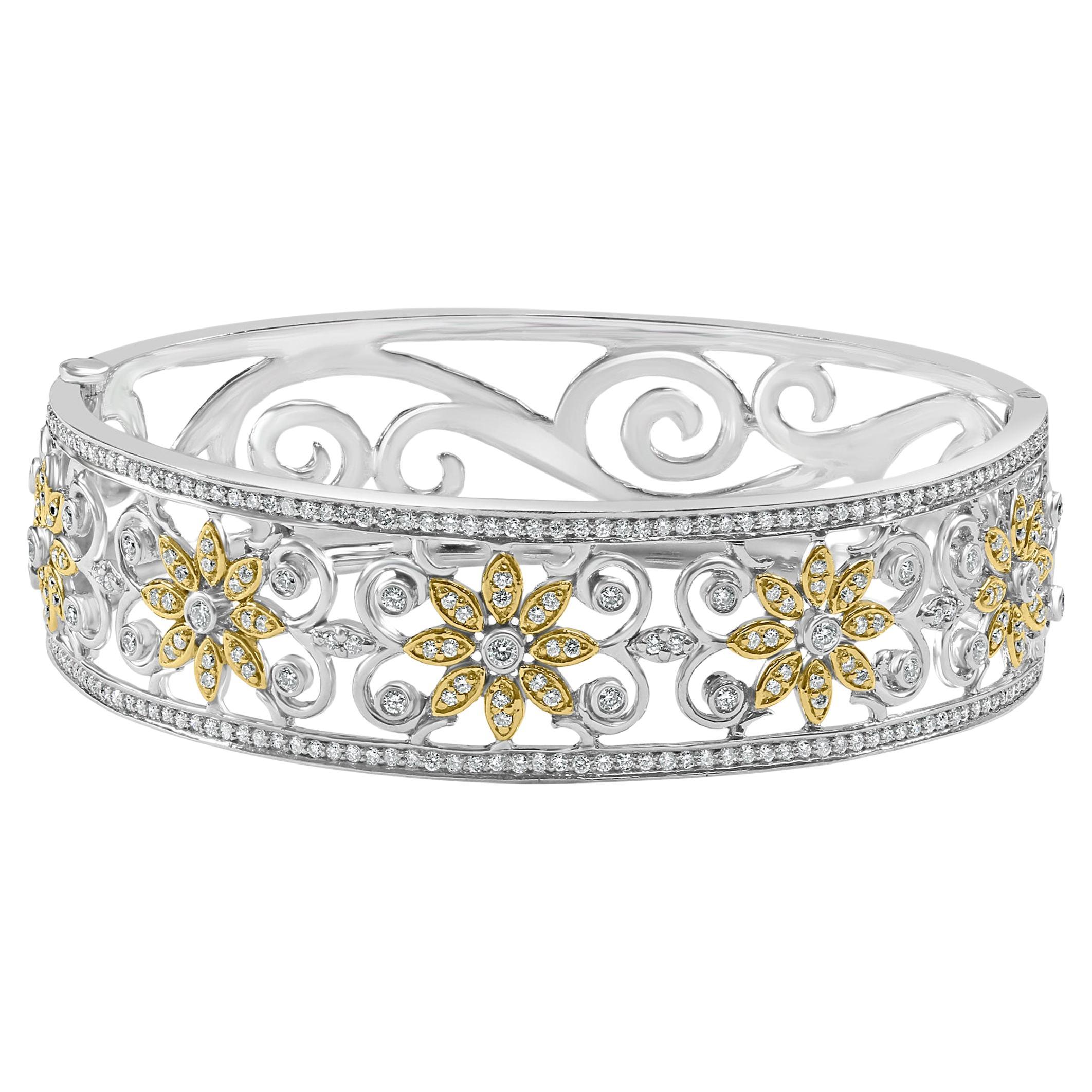 Bracelet jonc à charnières à fleurs en or blanc 14 carats avec diamants de 2,50 carats en vente