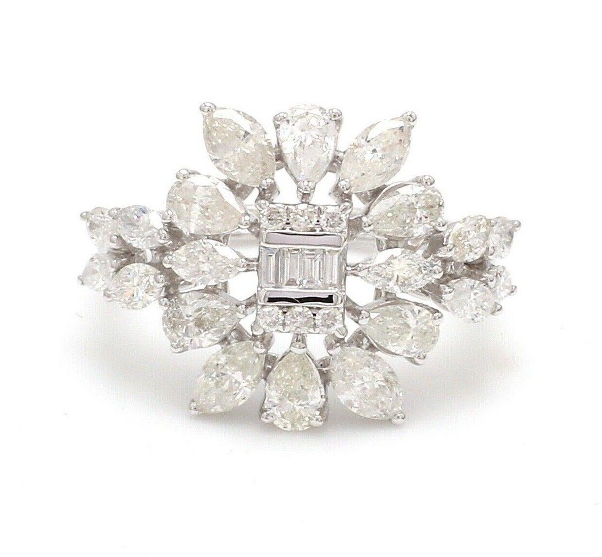 En vente :  Bague de fiançailles en or blanc 18 carats avec diamants de 2,50 carats 4
