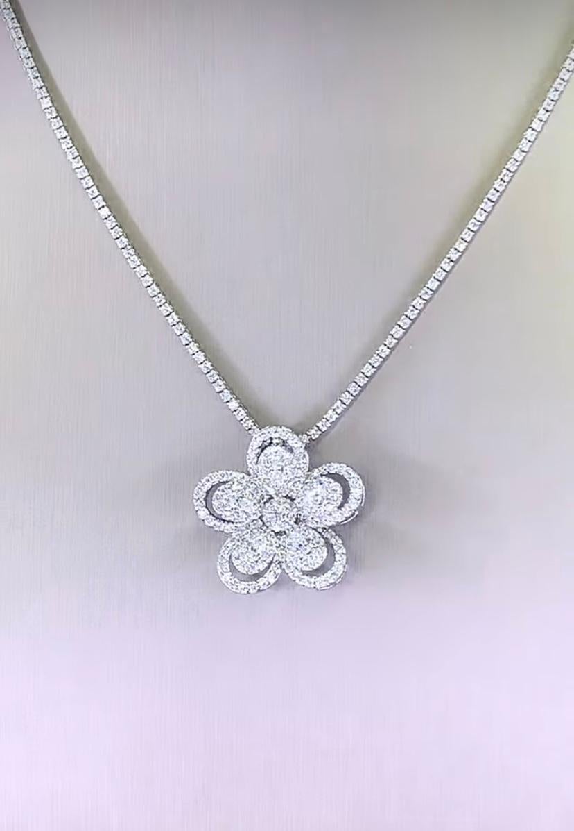 2.50 Carat Diamonds 18K Gold Pendant In New Condition For Sale In Massafra, IT