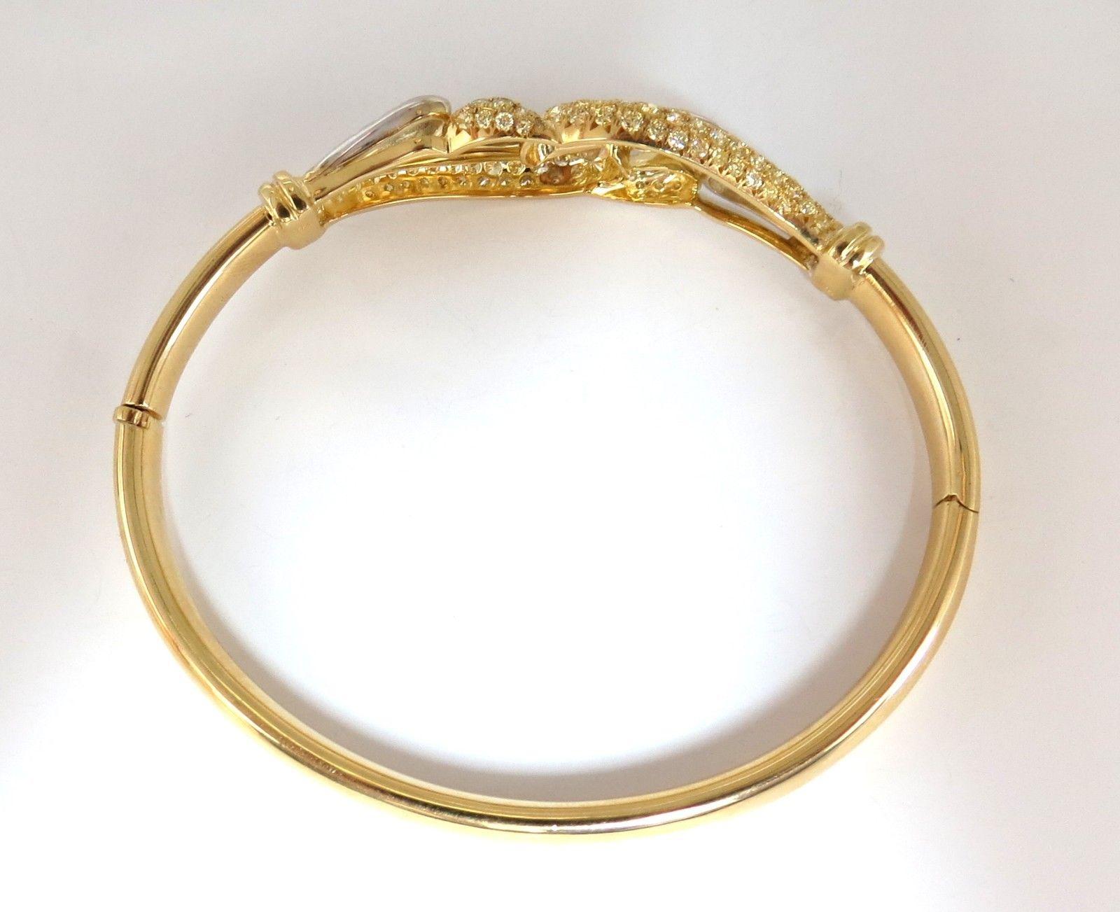 2.50 Carat Diamonds Double Loop Link Bangle Bracelet 14 Karat In New Condition In New York, NY