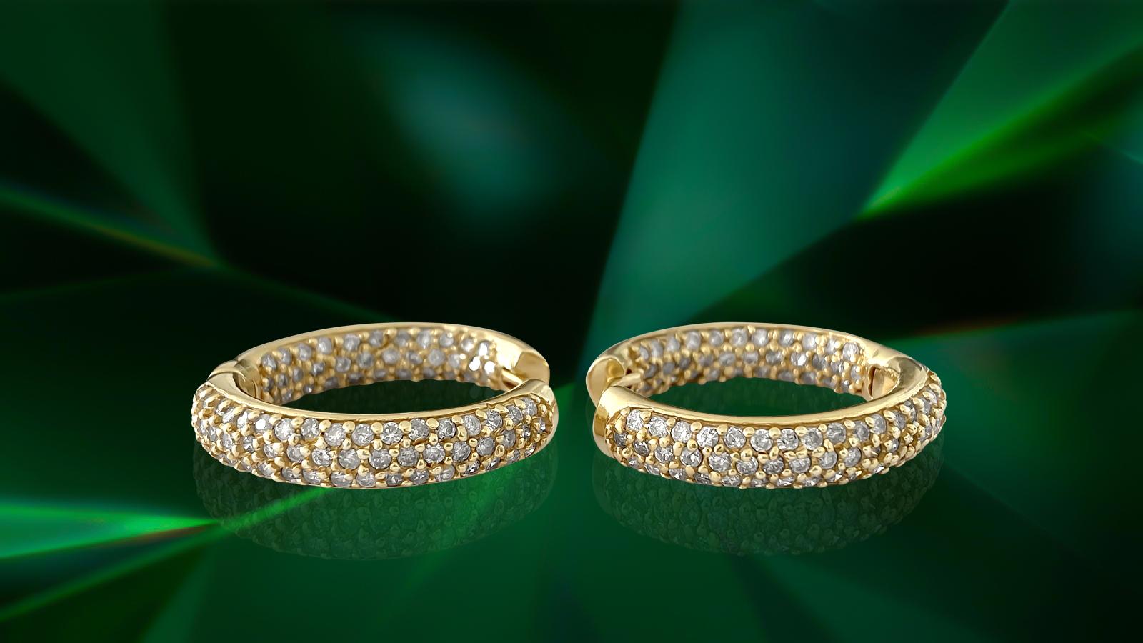 Women's or Men's 2.50 Carat Diamonds Hoop Earrings in Yellow Gold For Sale