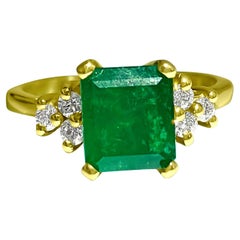 Bague en or jaune 14k avec émeraude et diamant de 2,50 carats