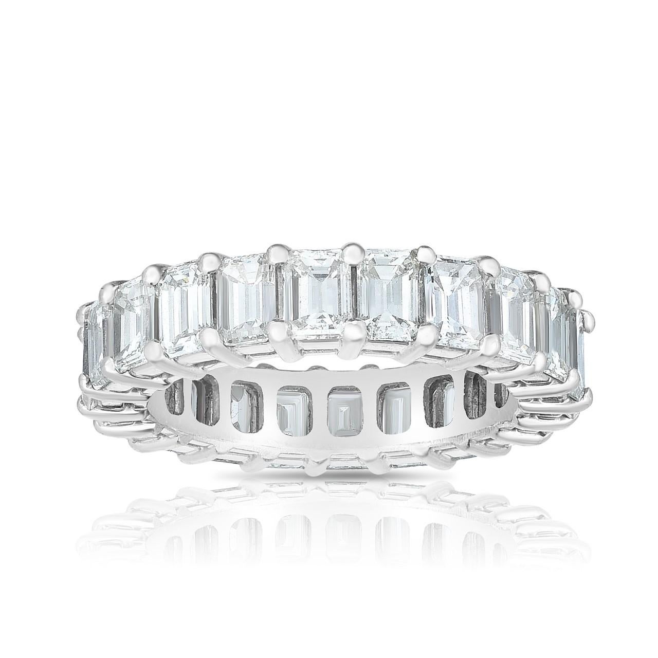 En venta: Alianza de diamantes talla esmeralda de 2,50 quilates en platino, talla 6  3