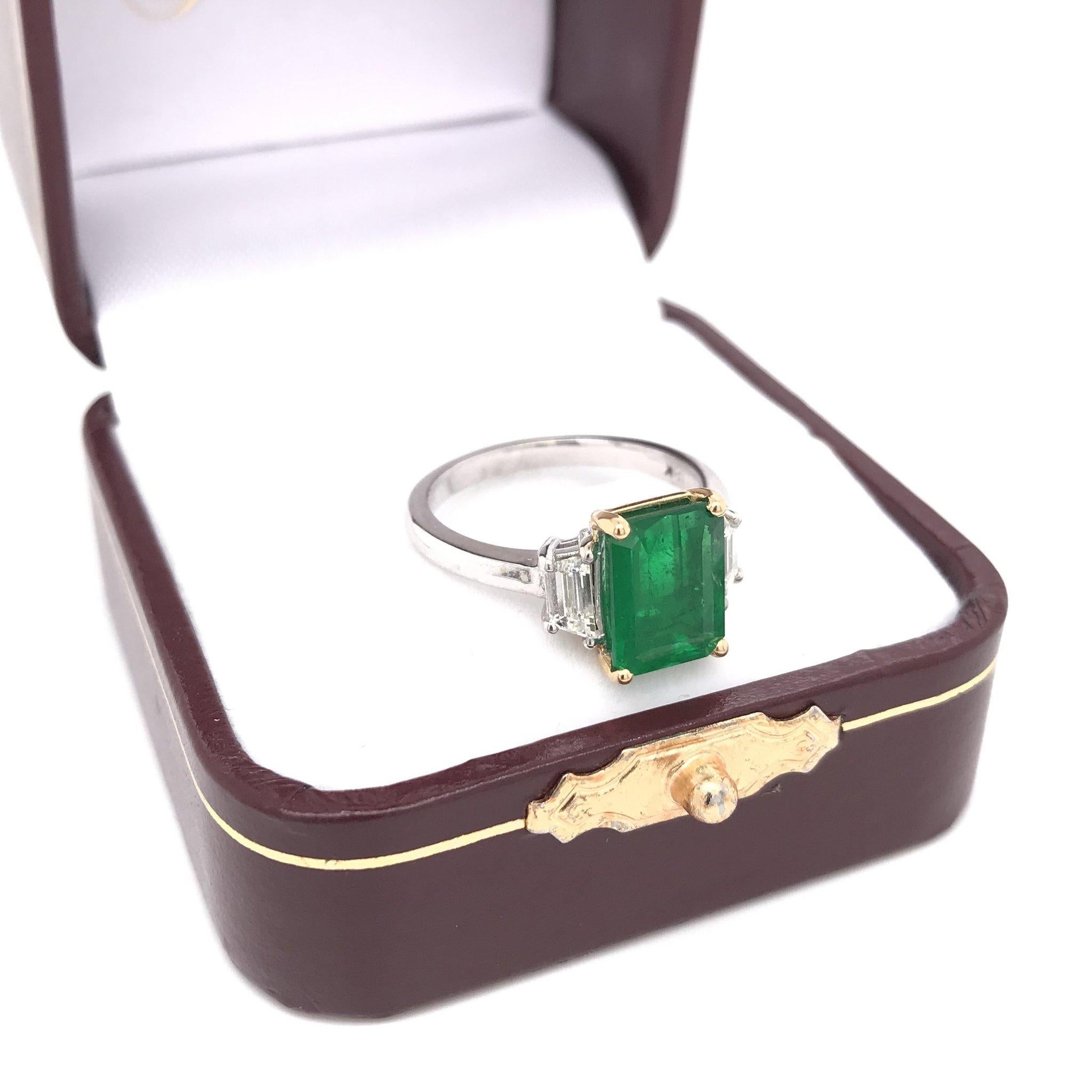 2.50 Carat Emerald & Diamond Ring 18K Gold 5