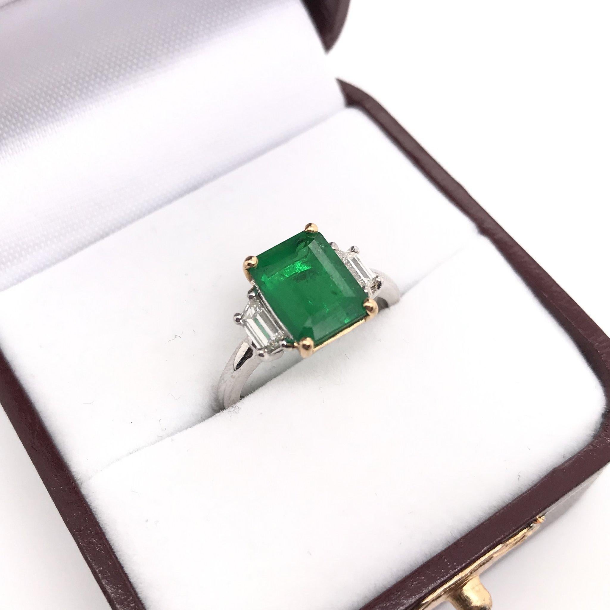 2.50 Carat Emerald & Diamond Ring 18K Gold 6