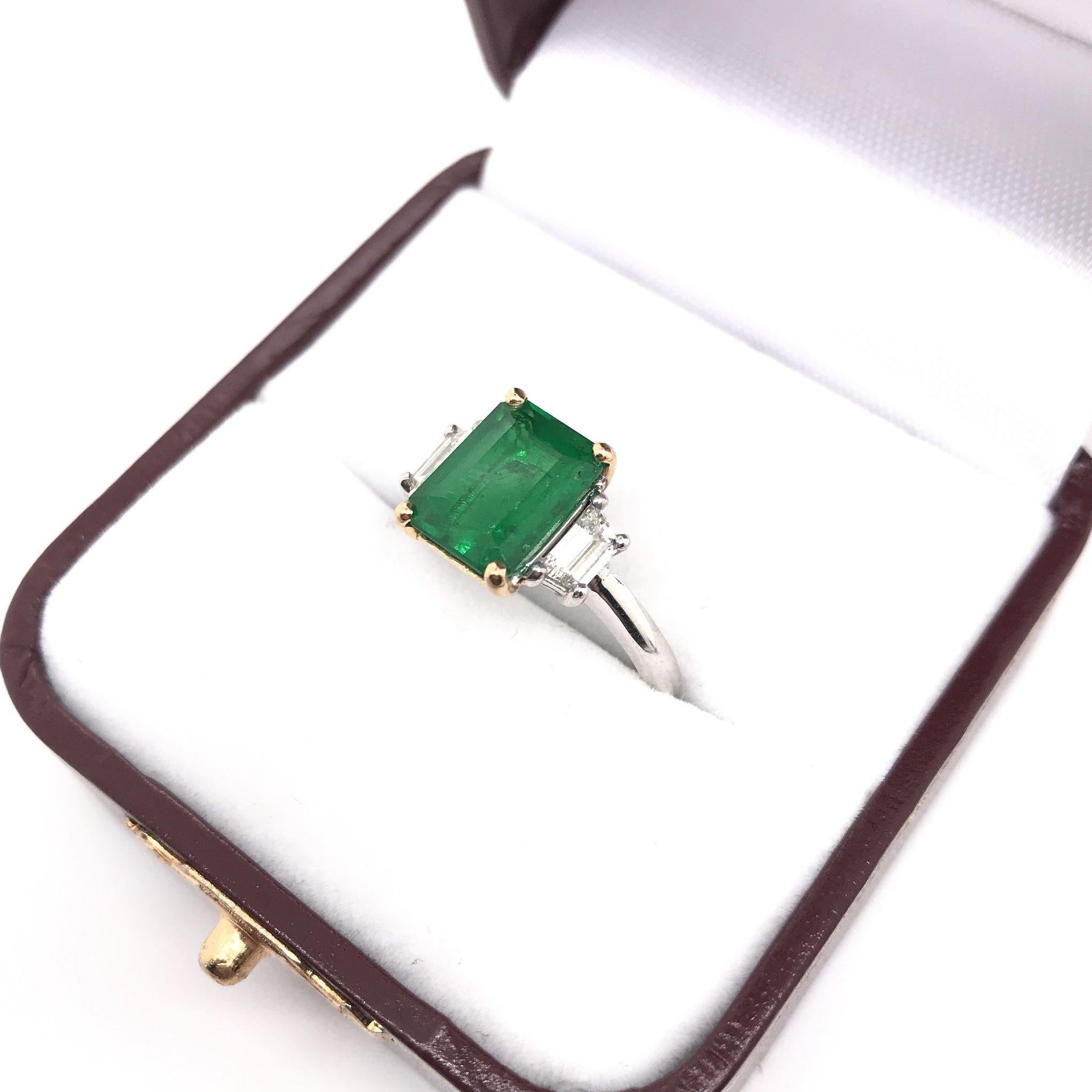 2.50 Carat Emerald & Diamond Ring 18K Gold 7
