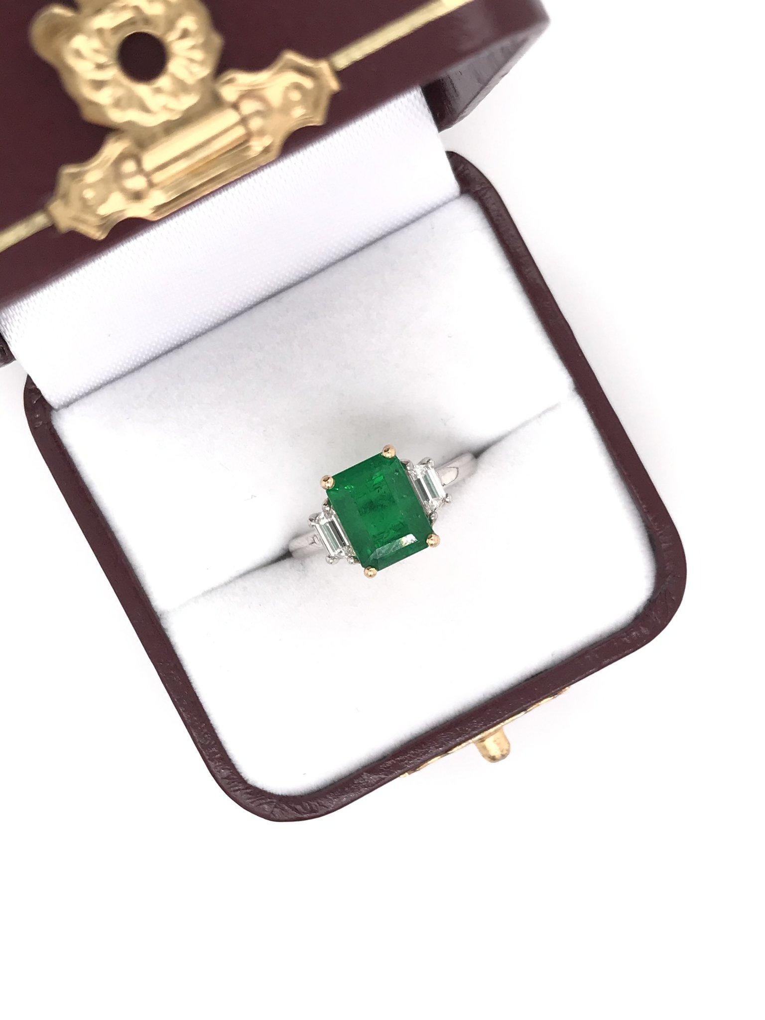 2.50 Carat Emerald & Diamond Ring 18K Gold 8
