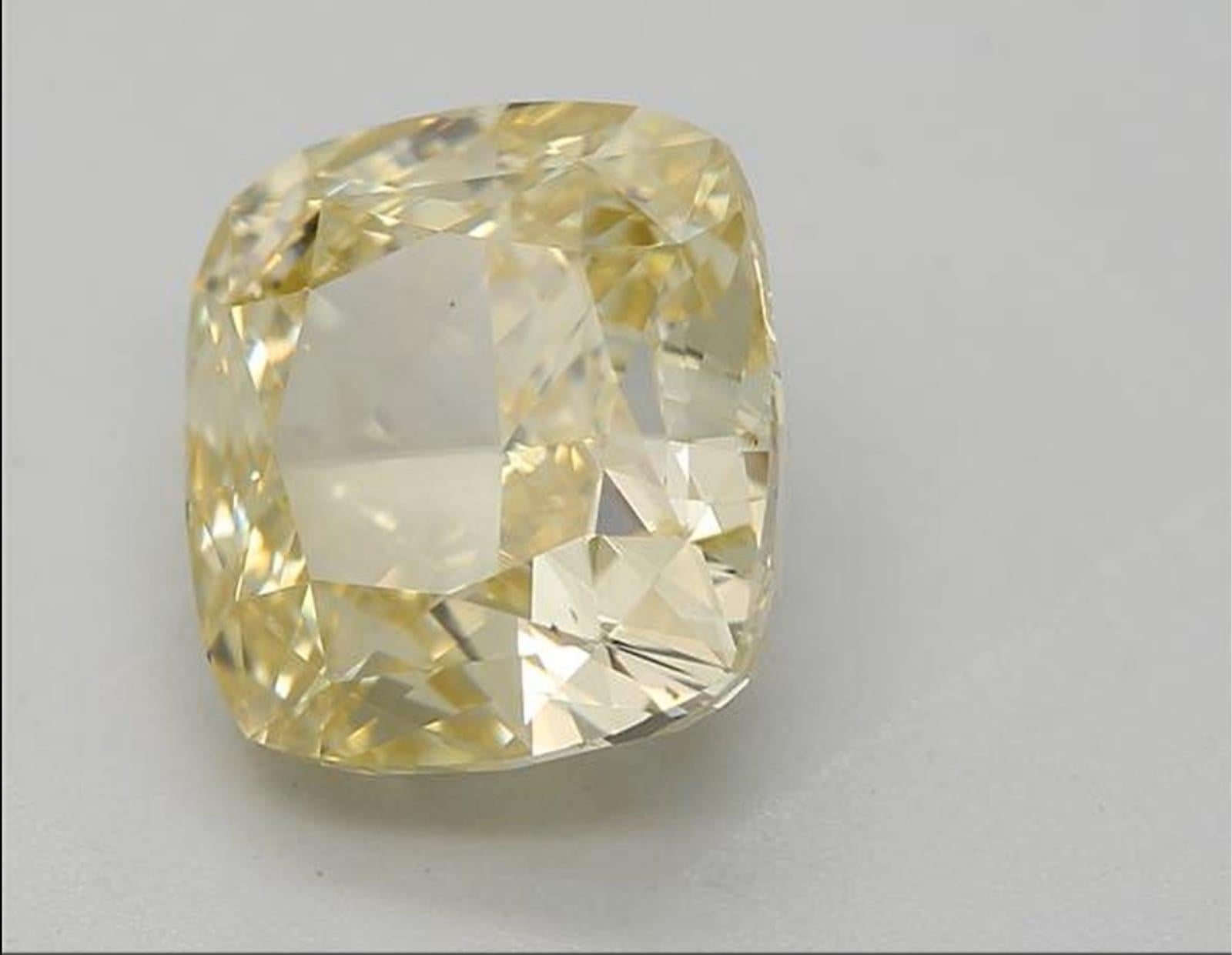 Taille coussin Diamant taillé en coussin de 2.50 carat de couleur brun-vert-jaune certifié GIA en vente