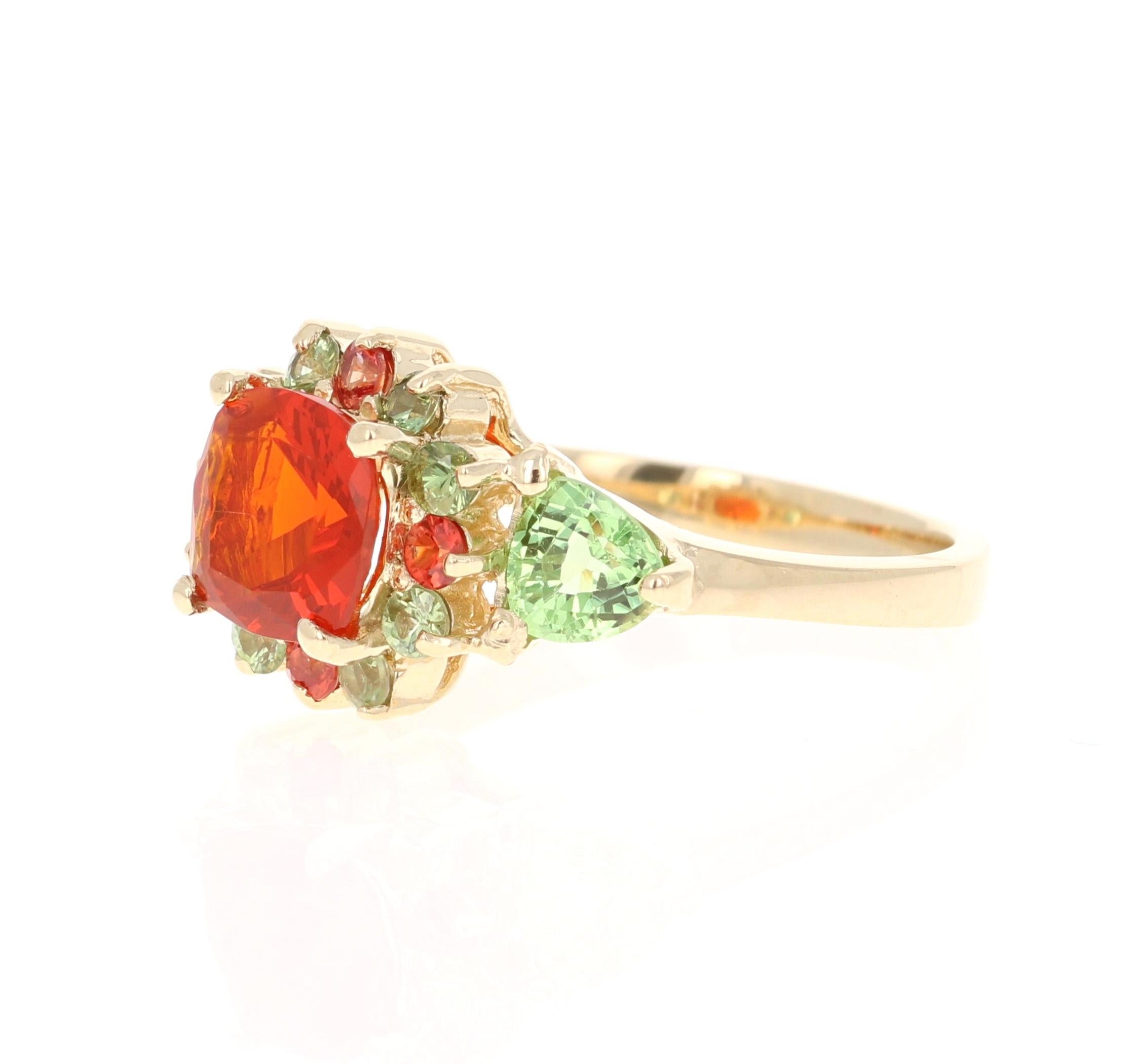 2.50 Karat Feuer Opal Tsavorit Saphir 14 Karat Gelbgold Verlobungsring (Moderne)
