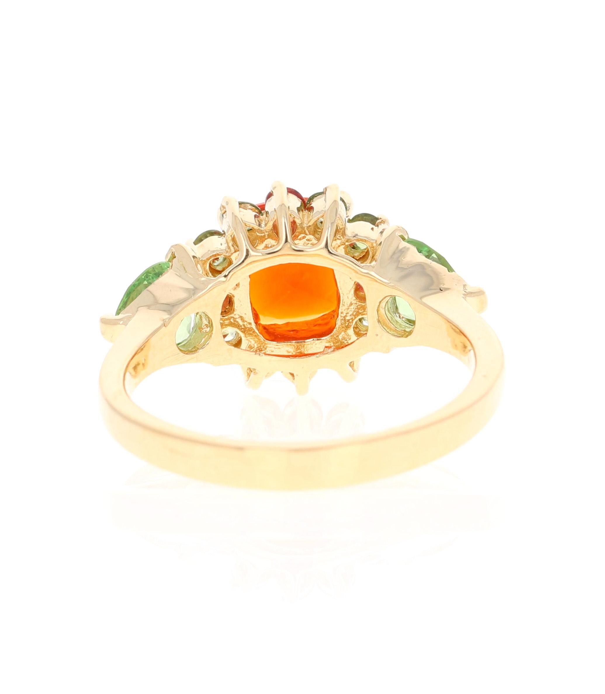 2.50 Karat Feuer Opal Tsavorit Saphir 14 Karat Gelbgold Verlobungsring (Kissenschliff)