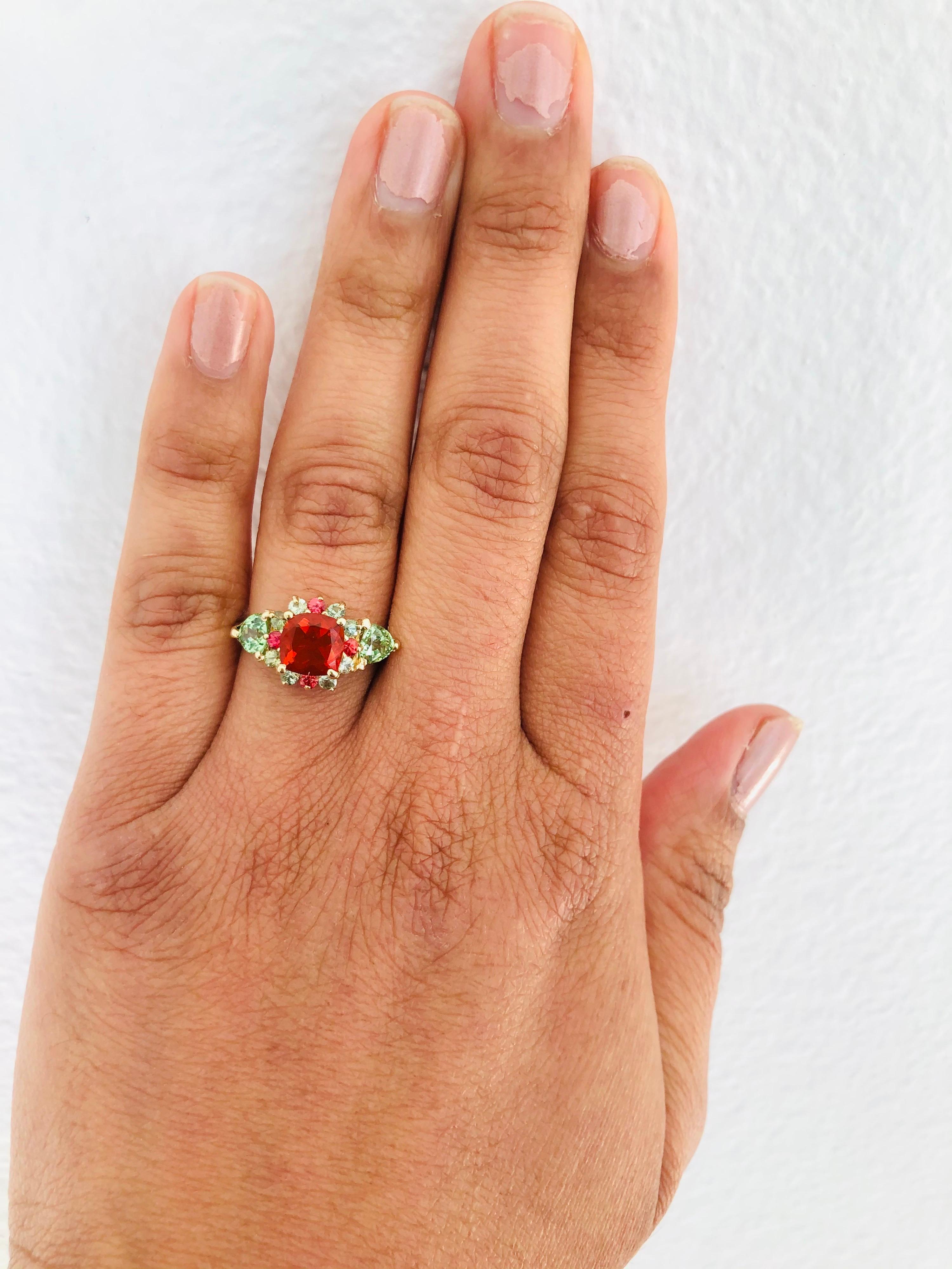 2.50 Karat Feuer Opal Tsavorit Saphir 14 Karat Gelbgold Verlobungsring Damen