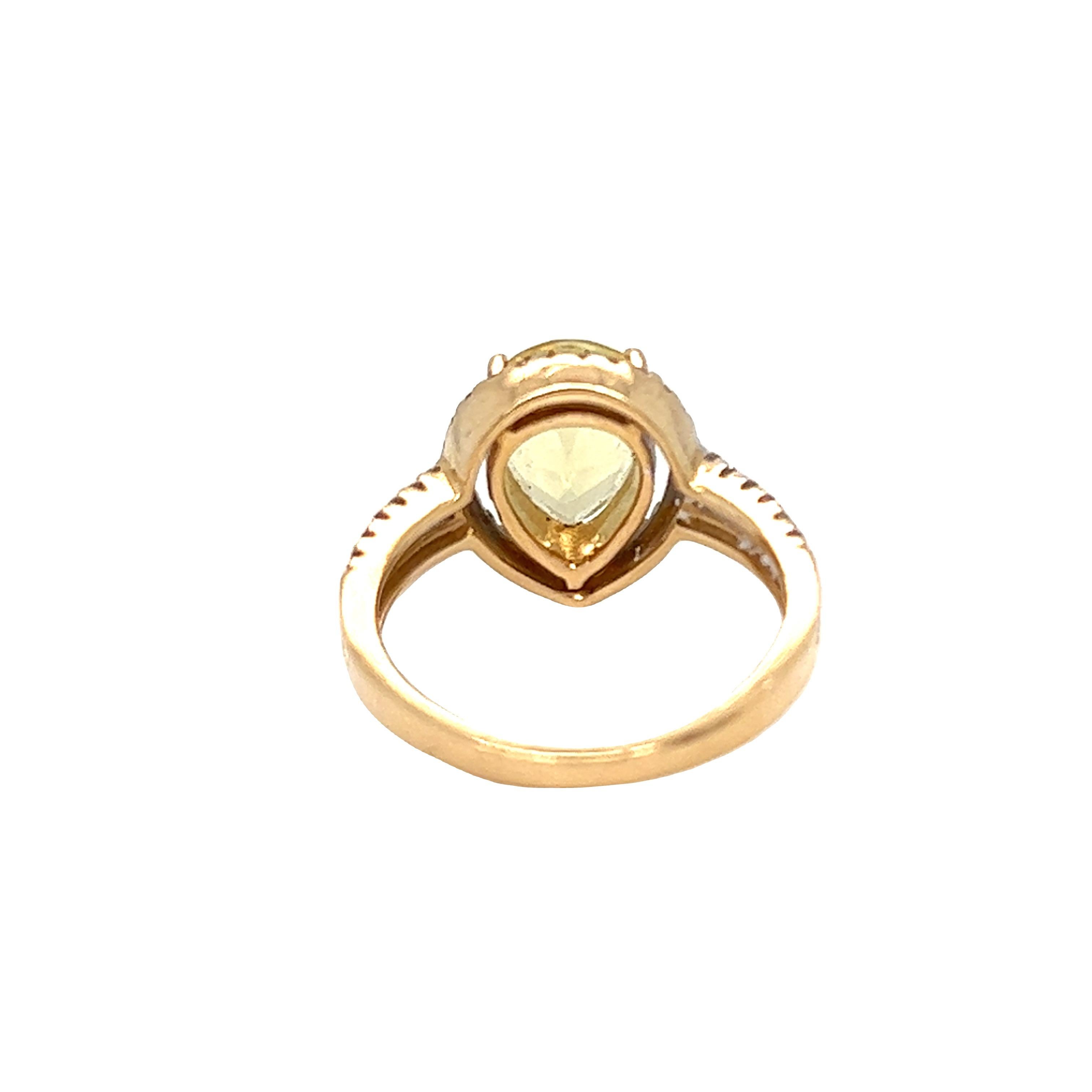 2.50 Carat Golden Yellow Beryl in Diamond Halo Ring 14K Yellow Gold In Excellent Condition For Sale In beverly hills, CA