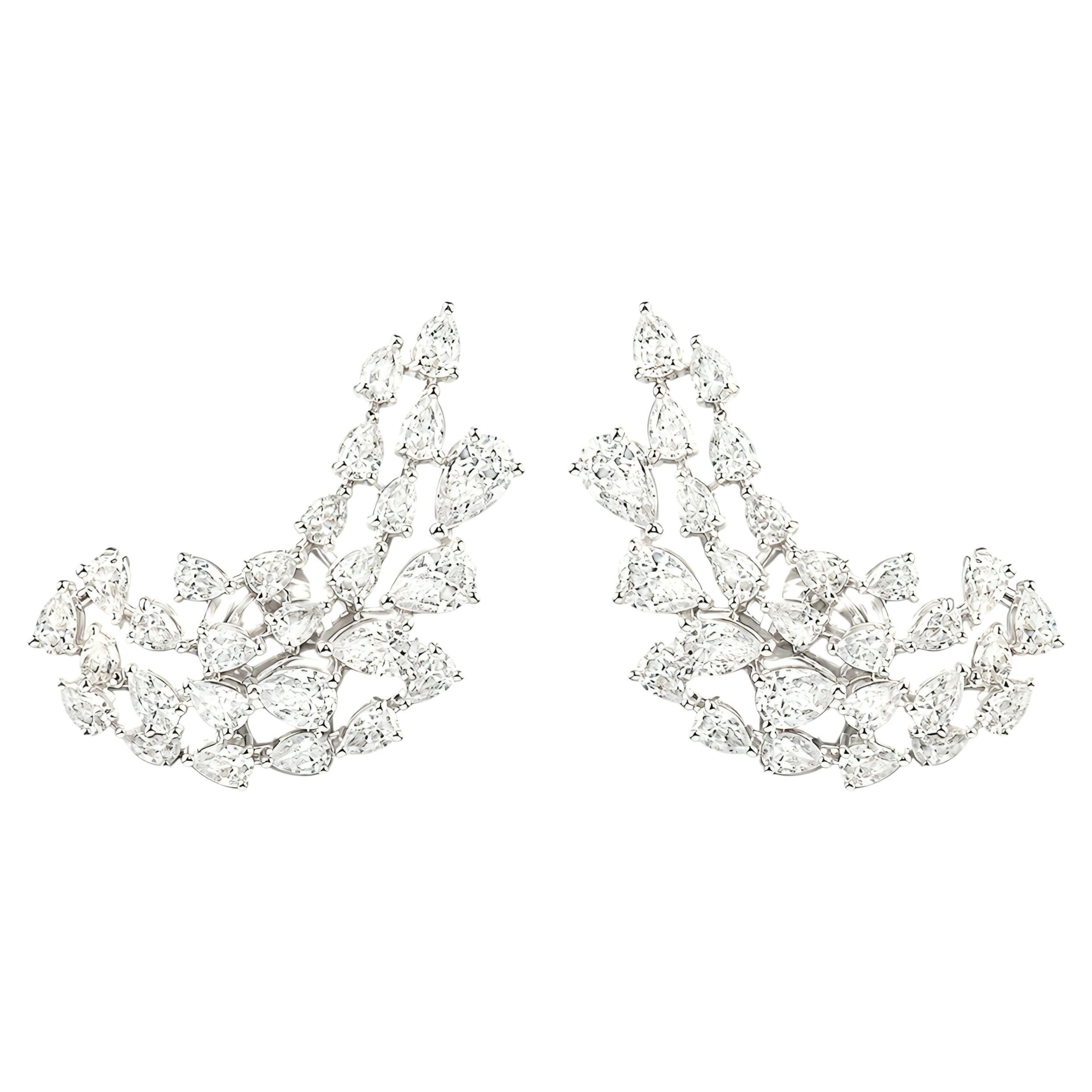 Boucles d'oreilles montantes en or blanc 18 carats, diamants marquise et poire de 2,50 carats