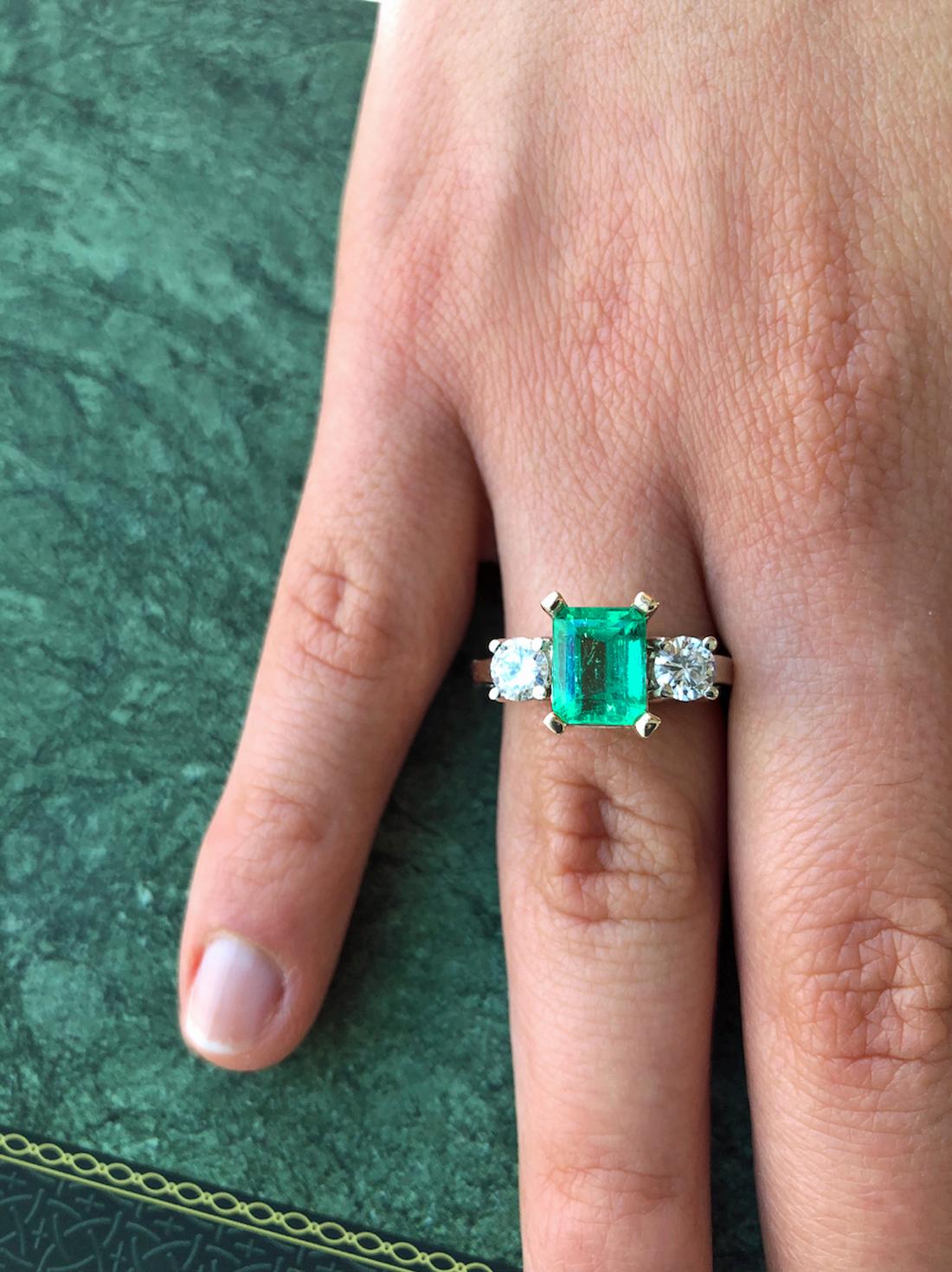 2.5 carat emerald ring