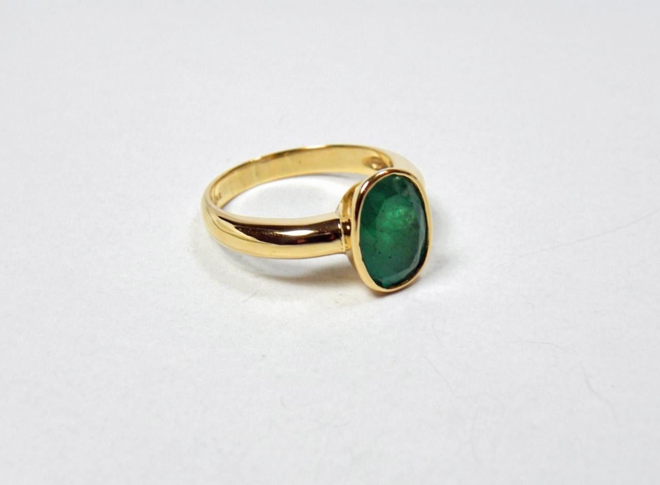 2.50 Carat Natural Colombian Emerald Solitaire Engagement Ring 18 Karat Gold 5