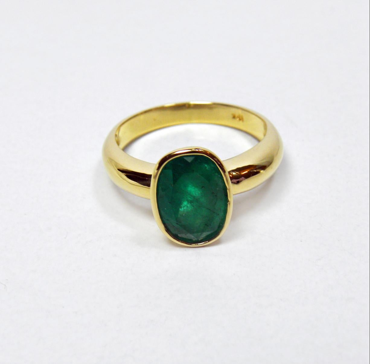 2.50 Carat Natural Colombian Emerald Solitaire Engagement Ring 18 Karat Gold 2