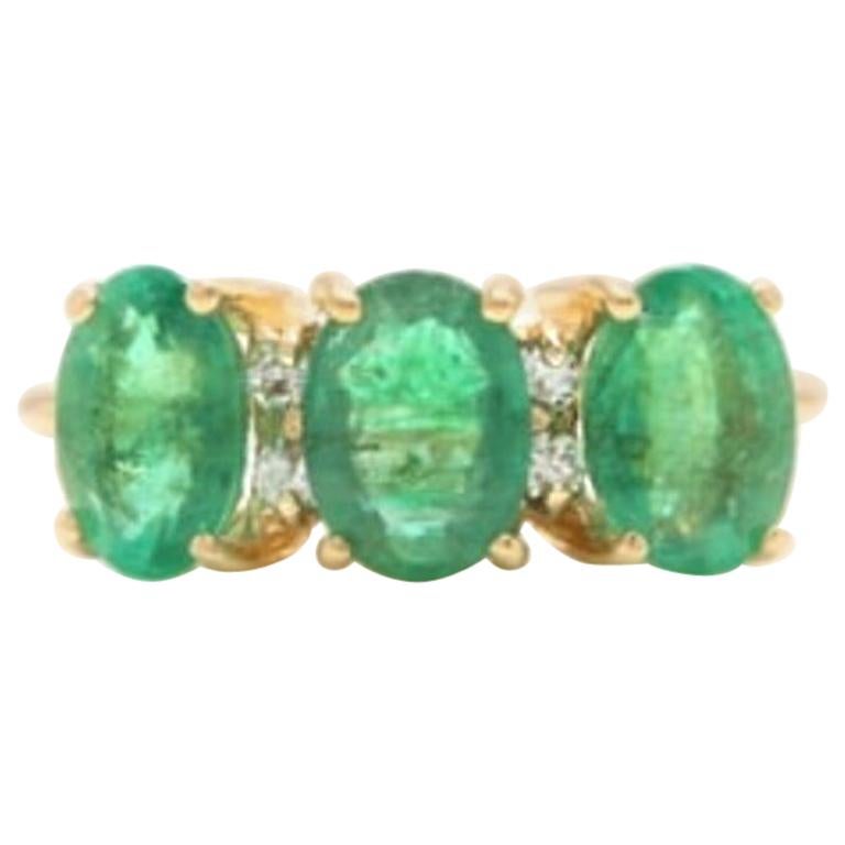 2.50 Carat Natural Emerald and Diamond 14 Karat Solid White Gold Ring For Sale