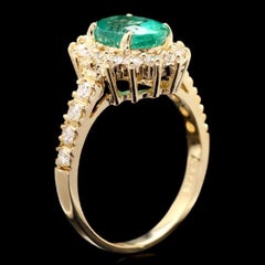 2.50 Carat Natural Emerald and Diamond 14 Karat Solid Yellow Gold Ring