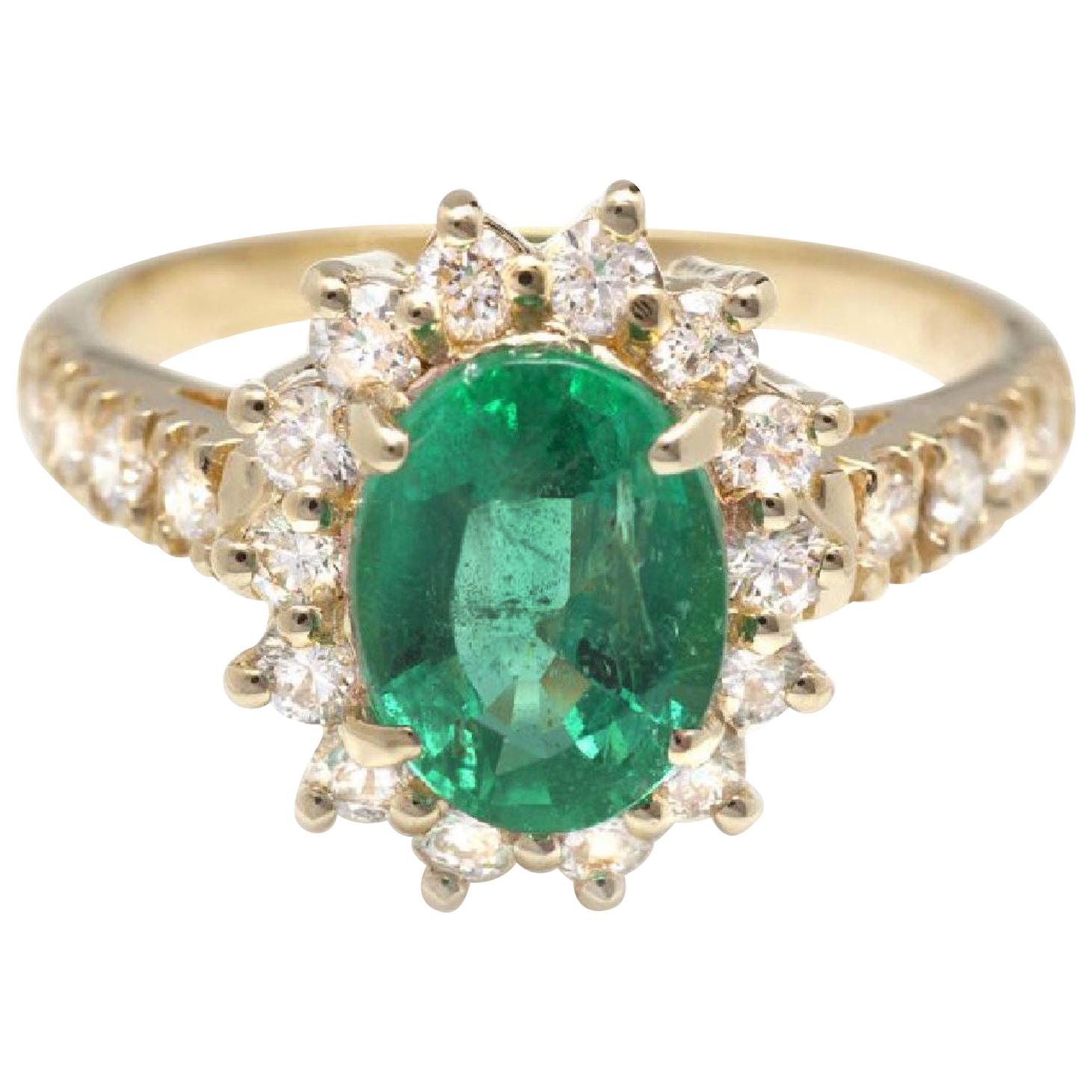 2.50 Carat Natural Emerald and Diamond 14 Karat Solid Yellow Gold Ring For Sale