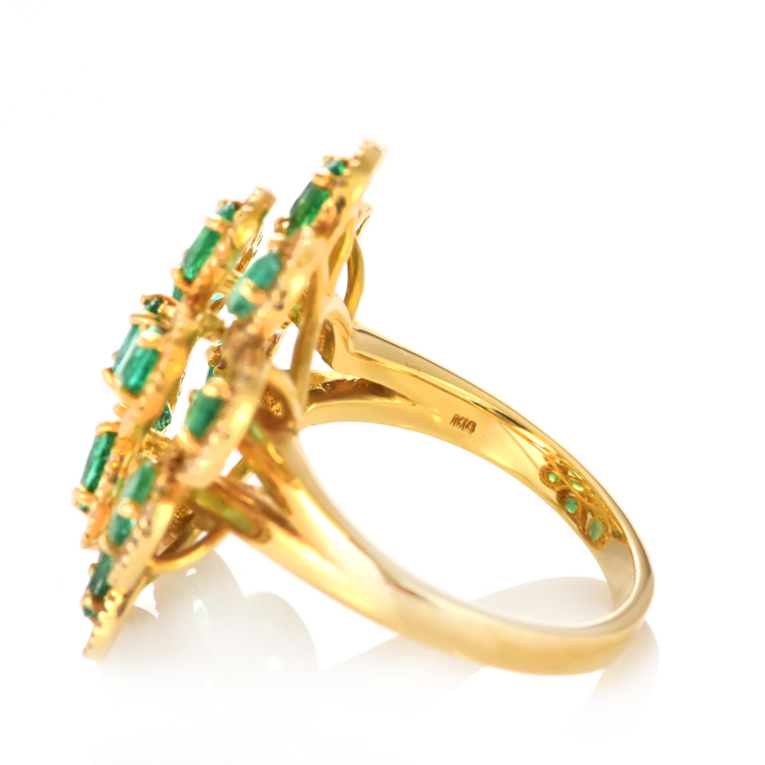 Anillo Cóctel de Esmeralda Natural y Diamantes de 2,50 Quilates en Oro de 18 Kilates en venta 3