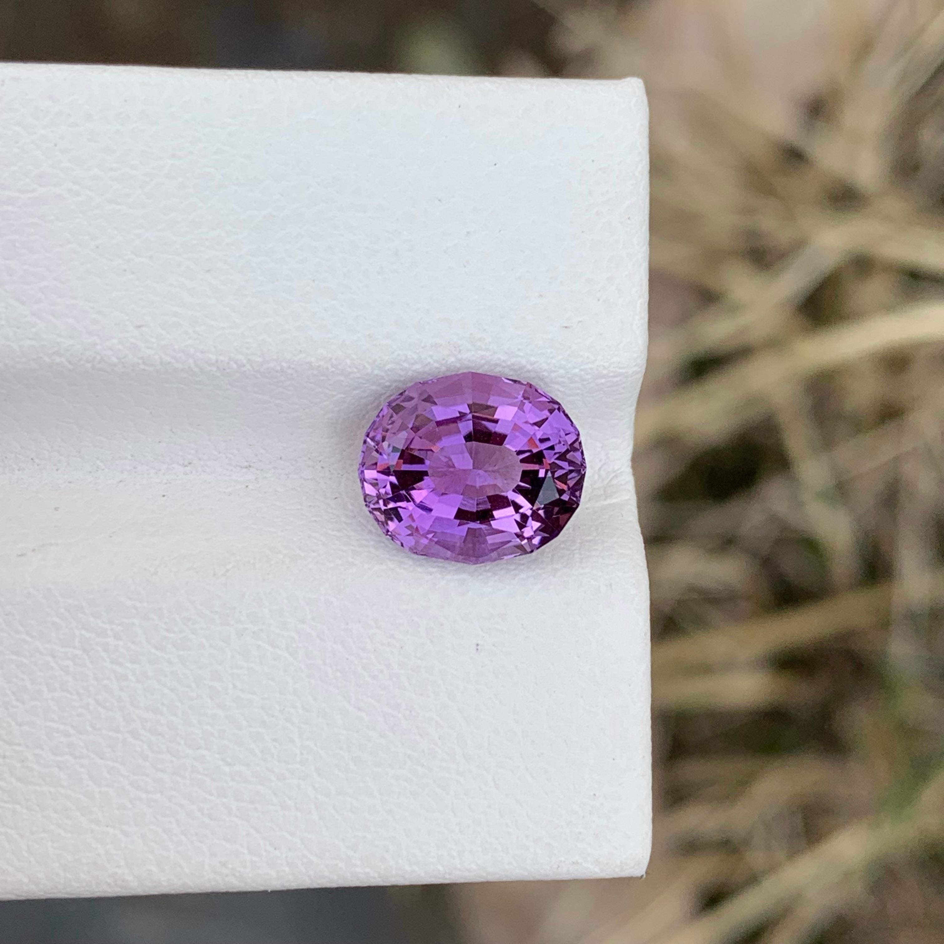 Oval Cut 2.50 Carat Natural Loose Amethyst Oval Shape Gem For Jewellery Making  For Sale