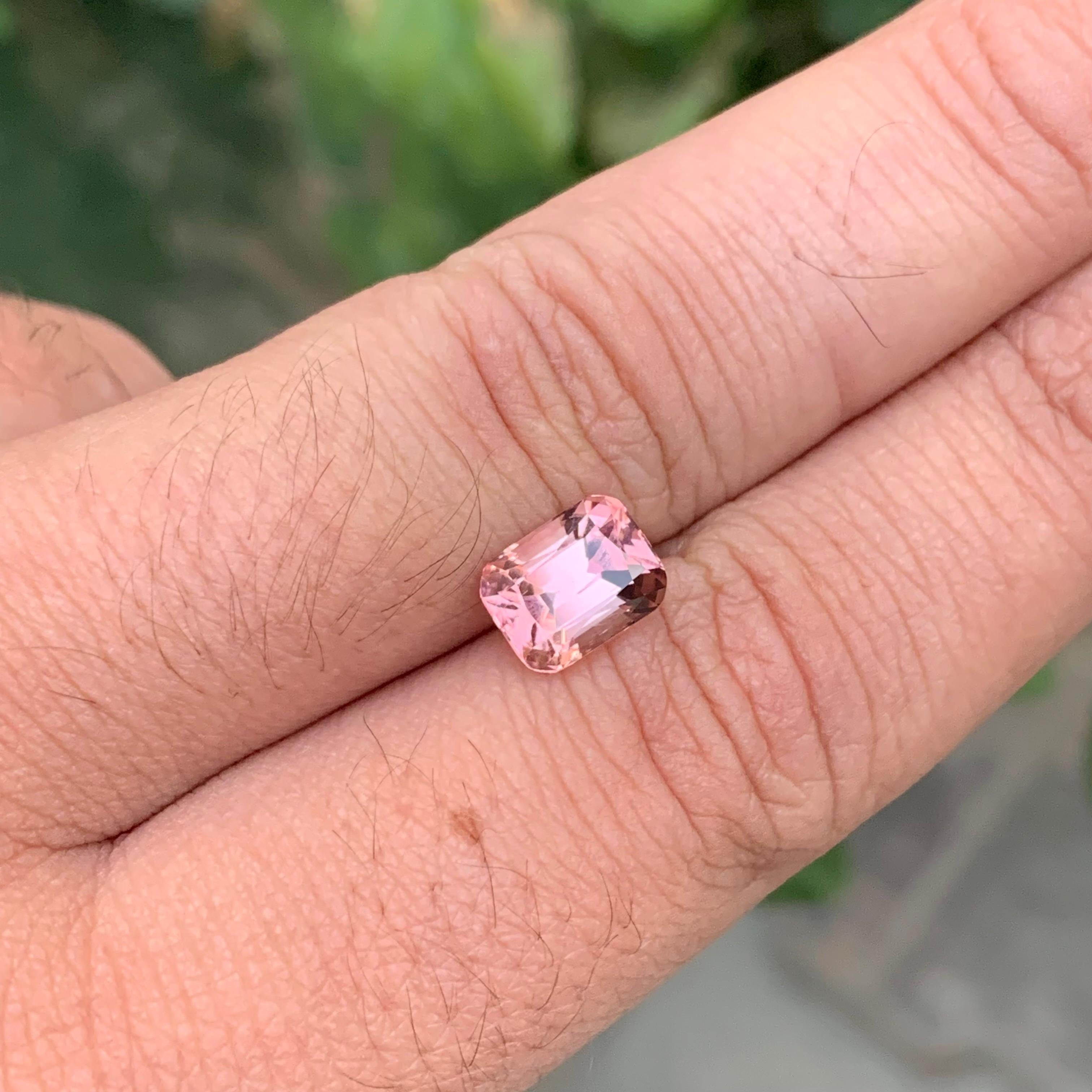 2.50 Carat Natural Loose Baby Pink Tourmaline Cushion Shape Gem en vente 4