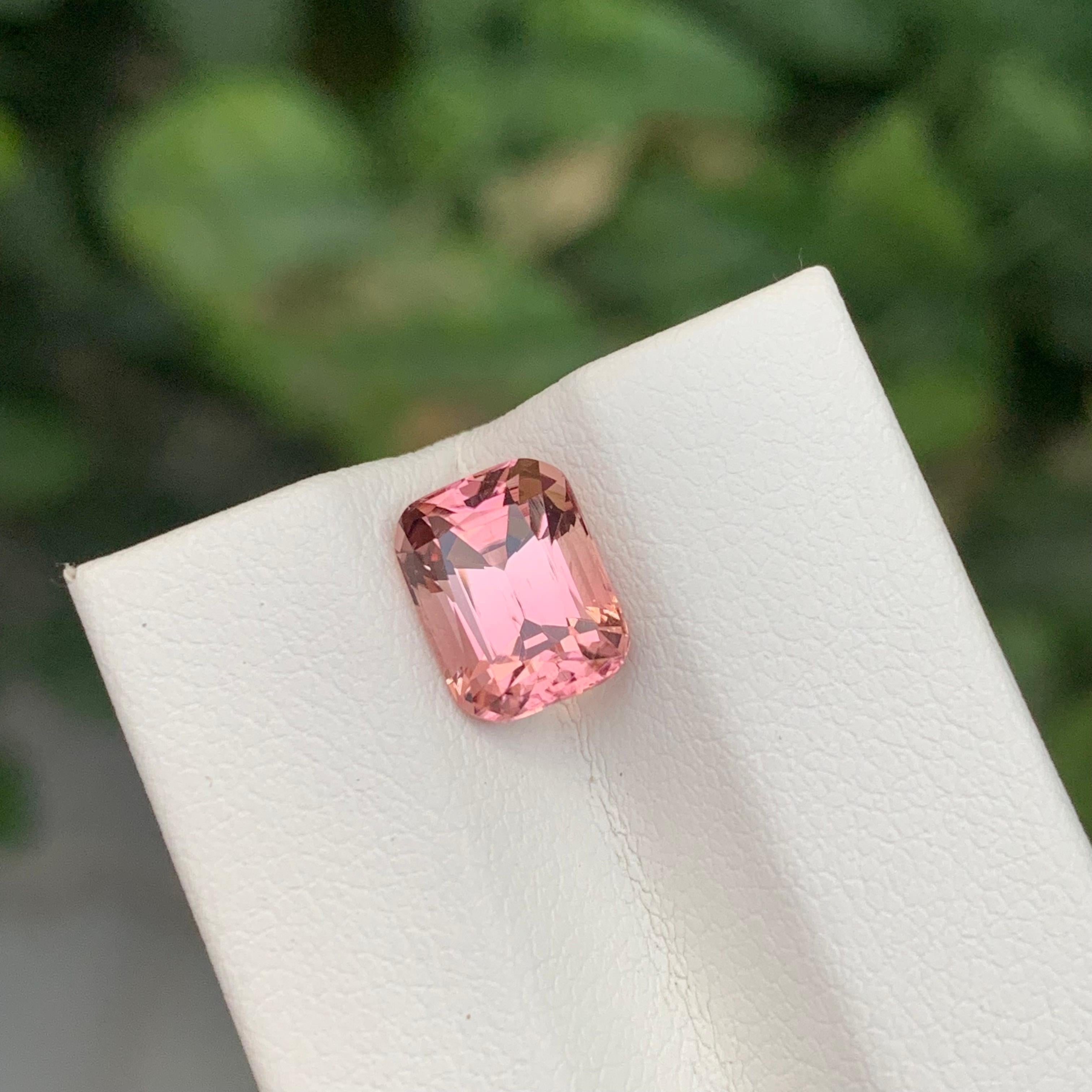 2.50 Carat Natural Loose Baby Pink Tourmaline Cushion Shape Gem Unisexe en vente