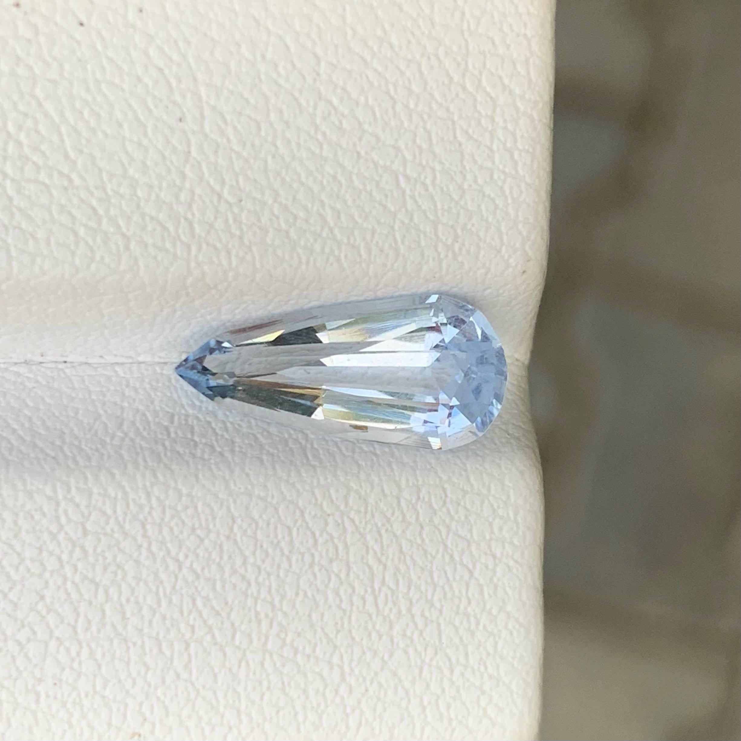 Gewicht 2,50 Karat 
Abmessungen 14,1x6,6x5,1mm
Behandlung Keine 
Herkunft   Afrika 
Klarheit  Loup Sauber 
Form Schnitt Birne 





Dieser 2,50 Karat schwere, natürliche, lose blaue Aquamarinstein hat einen wunderschönen, ausgefallenen
