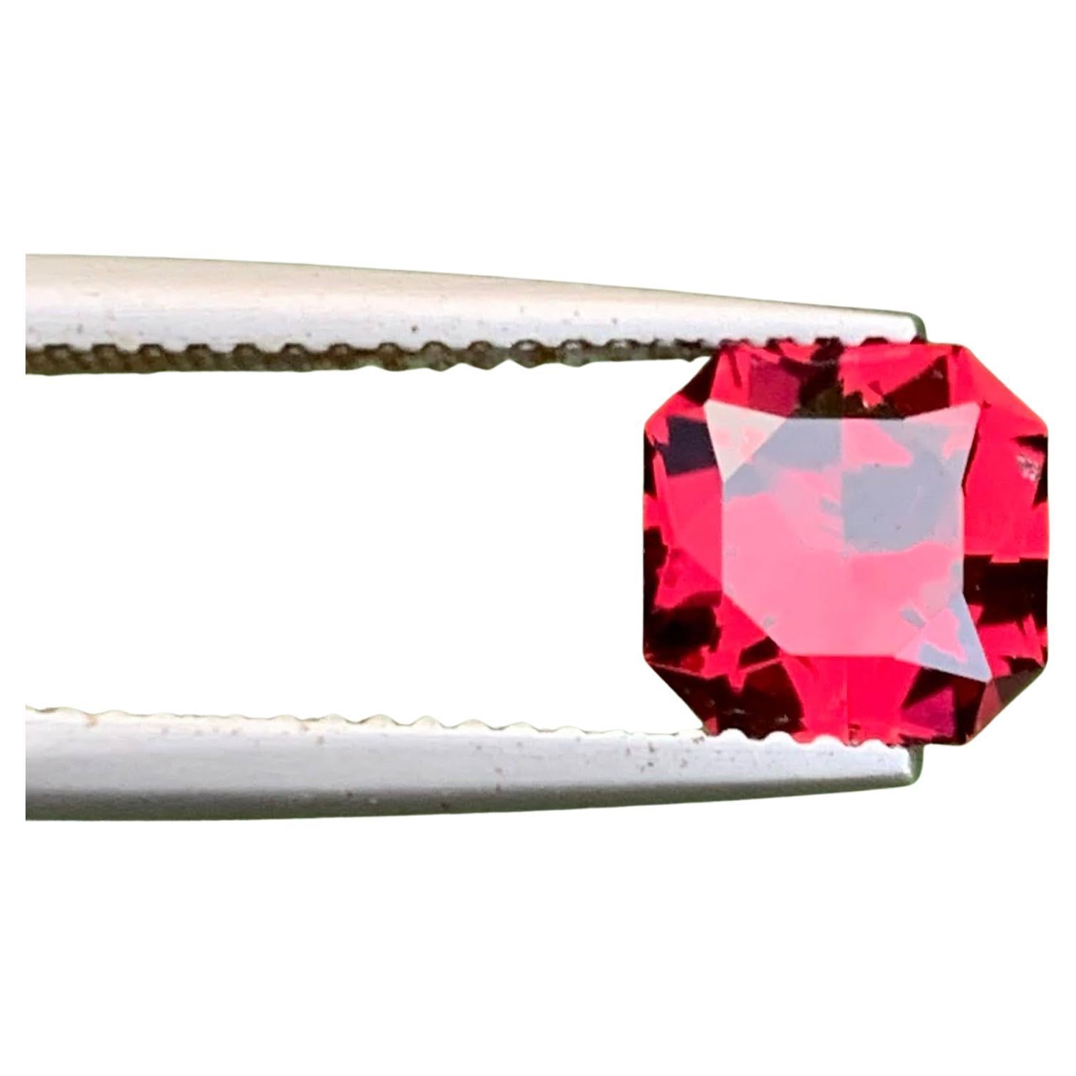 2.50 Carat Natural Loose Bright Red Garnet Custom Precision Cut African Gemstone (Grenat rouge brillant en vrac, taillé sur mesure)