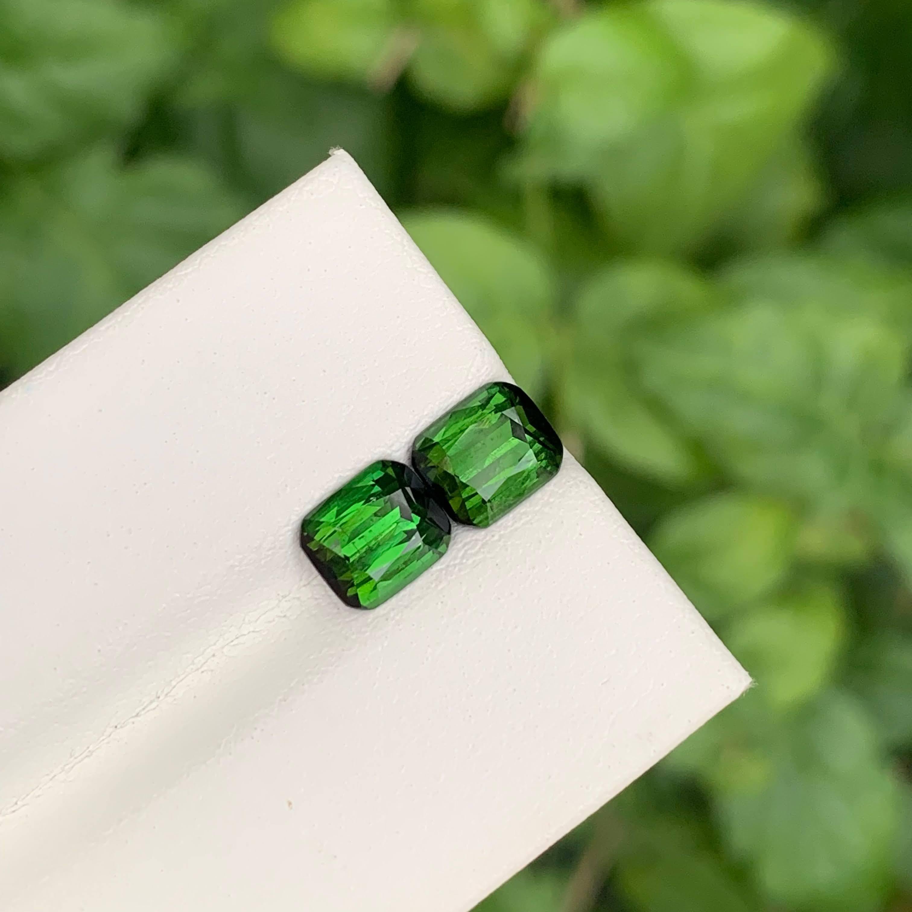 2.50 Carat Natural Loose Deep Green Tourmaline Pair Cushion Cut Afghan Gemstone (pierre précieuse afghane) en vente 1