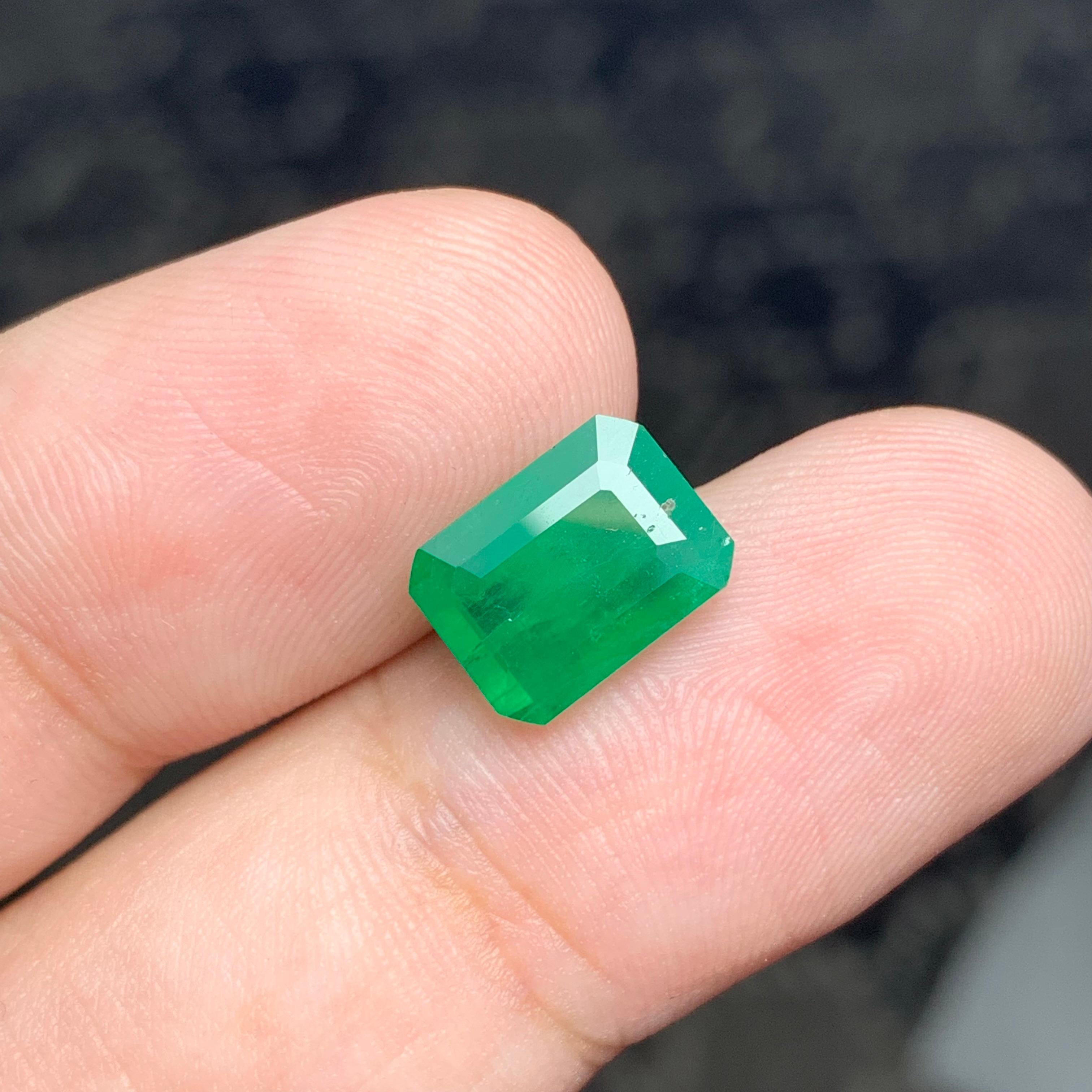AA Quality 2.50 Carat Natural Loose Emerald Ring Gemstone Swat Pakistan Mine For Sale 6
