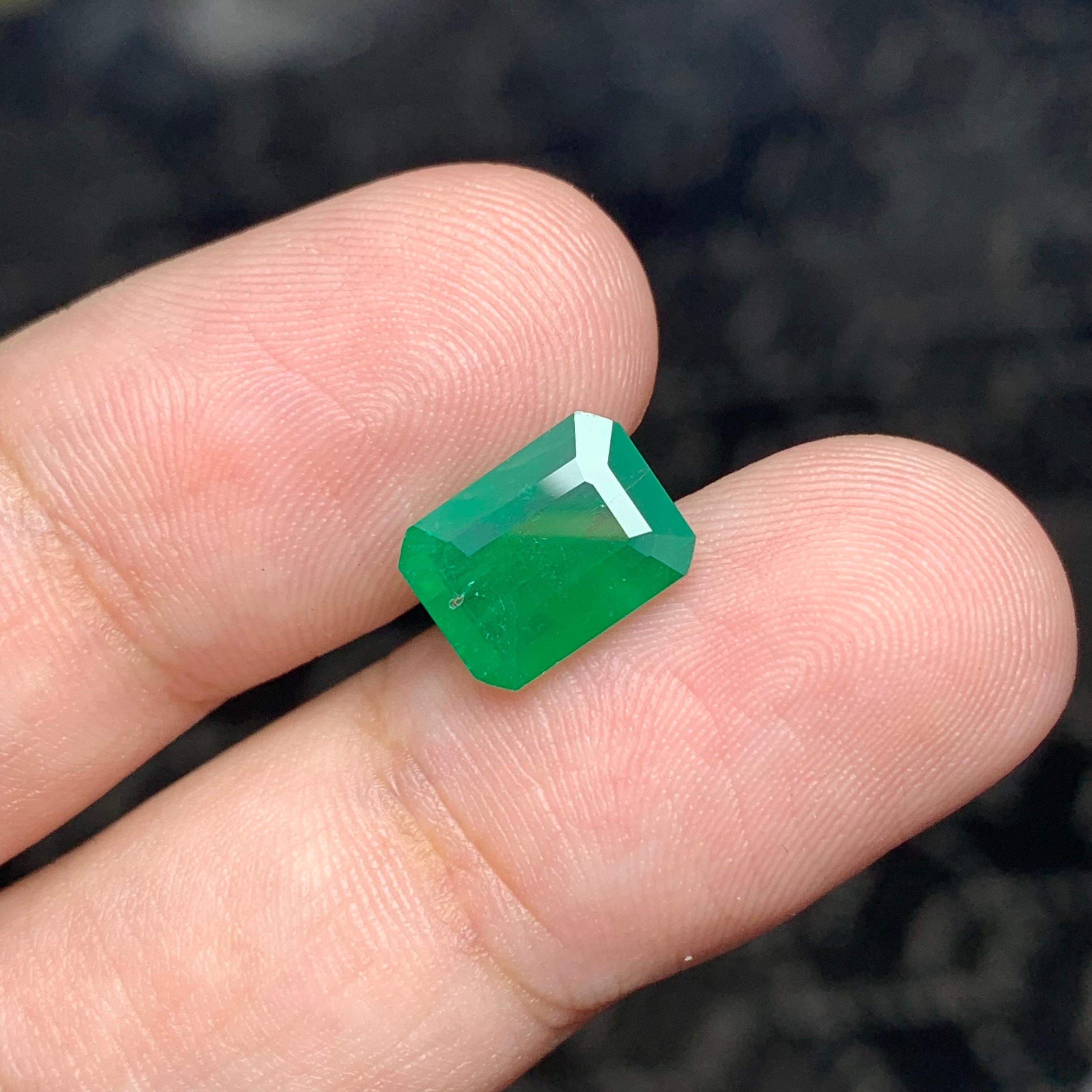 Emerald Cut AA Quality 2.50 Carat Natural Loose Emerald Ring Gemstone Swat Pakistan Mine For Sale