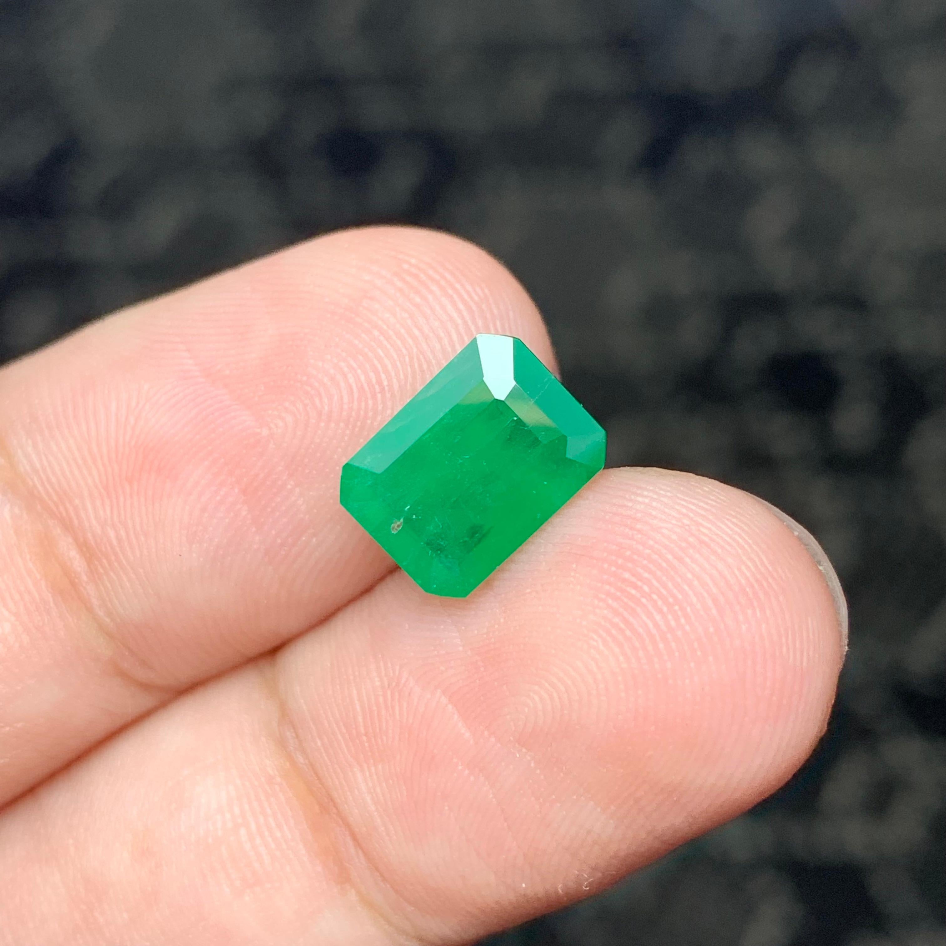 AA Quality 2.50 Carat Natural Loose Emerald Ring Gemstone Swat Pakistan Mine For Sale 1