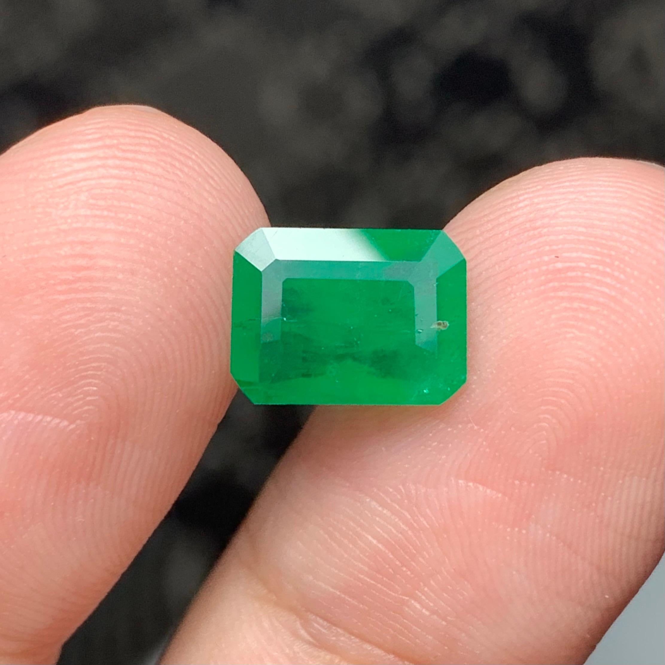 AA Quality 2.50 Carat Natural Loose Emerald Ring Gemstone Swat Pakistan Mine For Sale 2