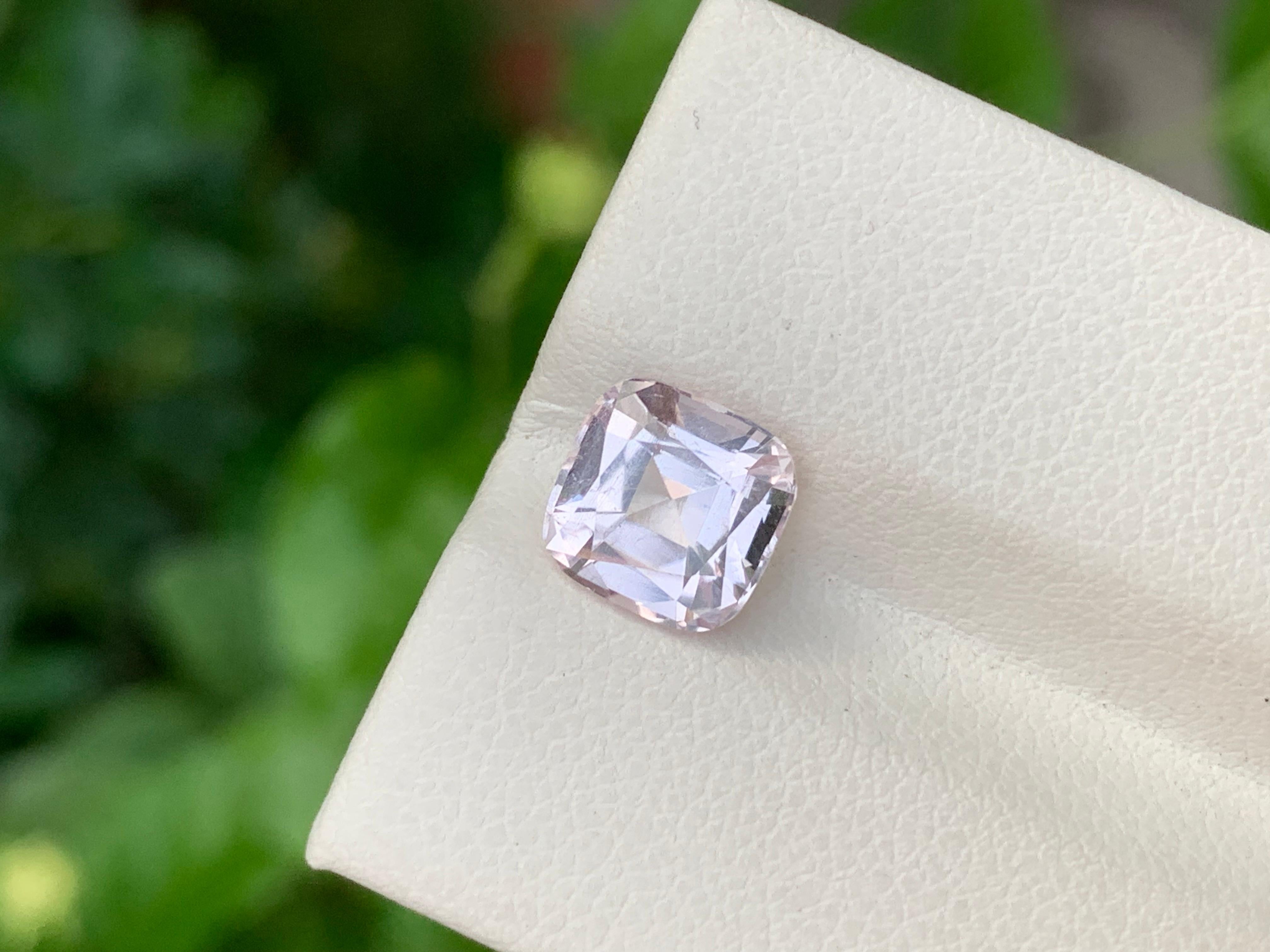 2.50 Carat Natural Loose Light Pink Tourmaline Cushion Shape Gem For Jewellery (Tourmaline rose pâle en forme de coussin pour bijoux) Neuf - En vente à Peshawar, PK