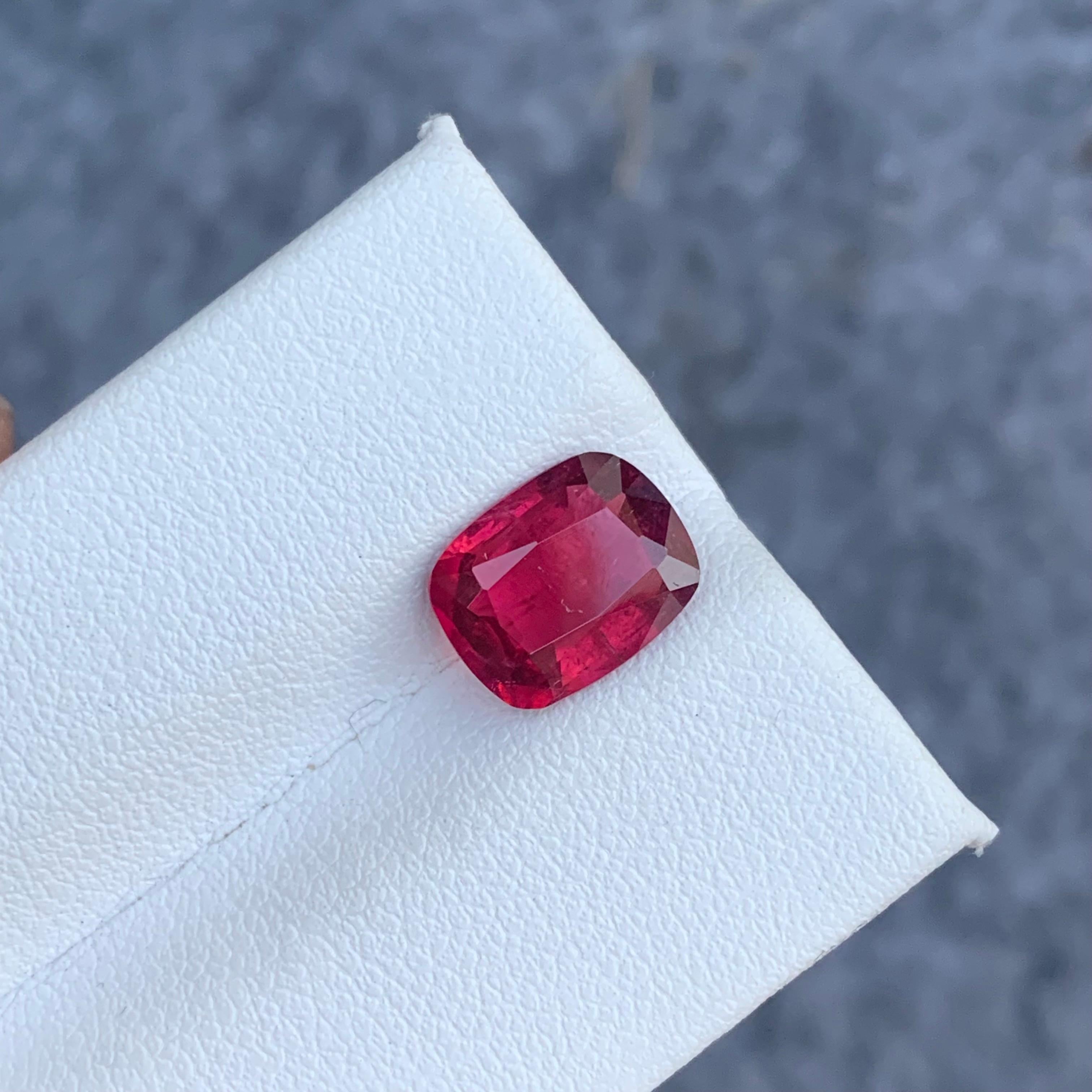 Edelstein-Typ : Turmalin
Gewicht : 2,50 Karat
Abmessungen : 9.7x7.6x4.3 Mm
Herkunft: Kunar Afghanistan
Klarheit : SI
Die Form: Kissen
Farbe: Rot
Zertifikat: Auf Anfrage
Mintturmaline sind im Grunde Turmaline mit pastellfarbenen Tönen von hellgrün