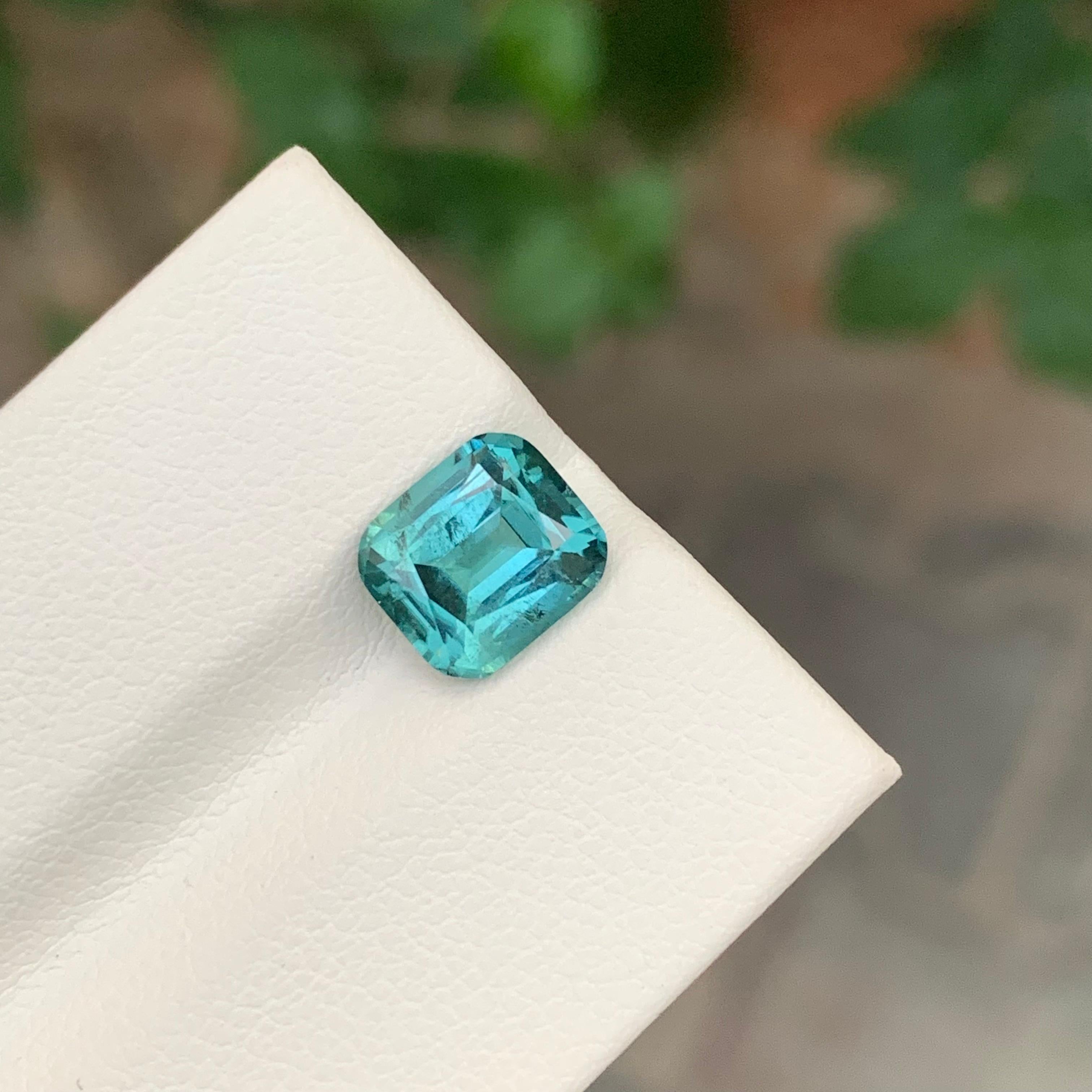 Facetado  Turmalina Seafoam

Peso: 2,50 quilates
Dimensión: 8,5 x 7,5 x 5,1 Mm
Color: Seafoam 
Tratamiento: No
Certificado: A petición del cliente
Forma: Cojín 


La turmalina es una piedra preciosa cautivadora conocida por su notable variedad de