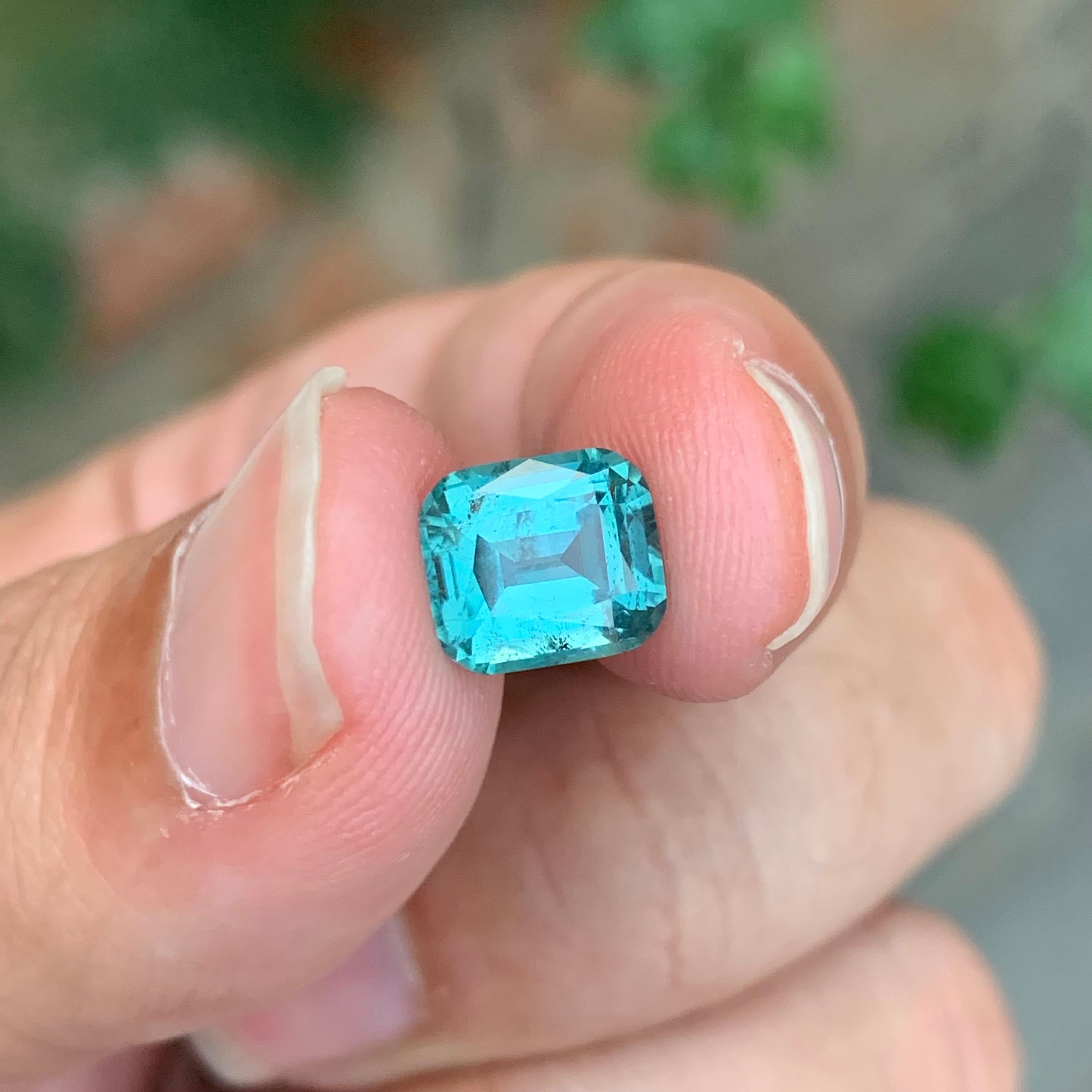 Gema natural suelta de turmalina de mar de 2.50 quilates en forma de cojín en venta 1