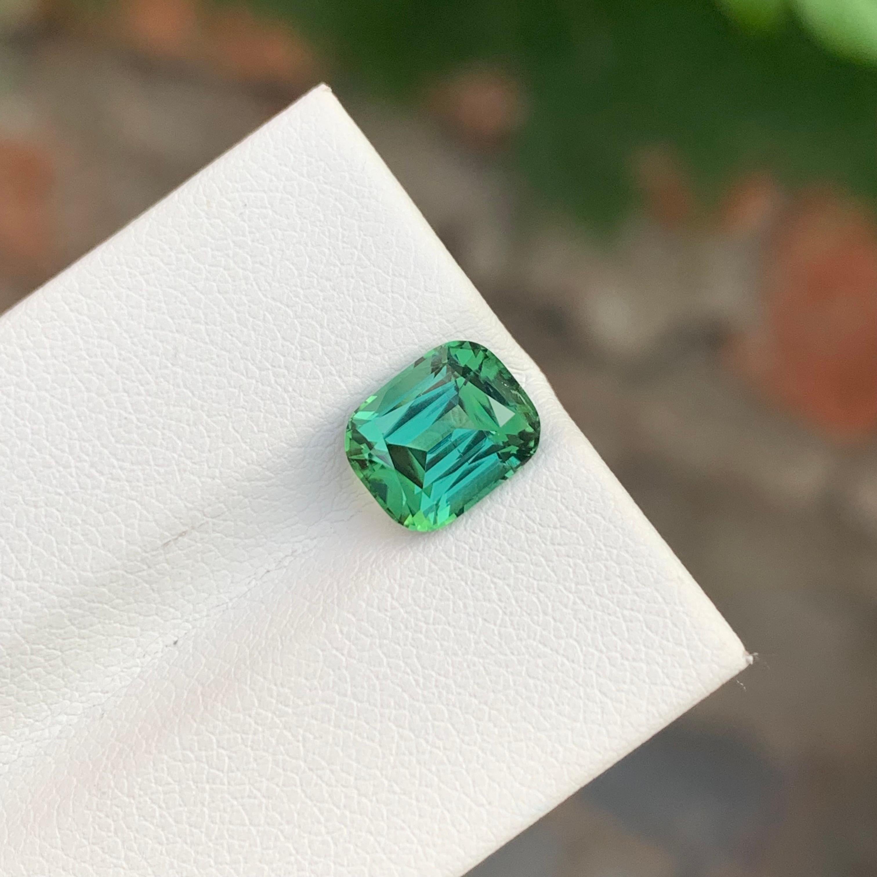 Gema natural suelta de 2,50 quilates de turmalina verde azulada en forma de cojín Corte cojín en venta