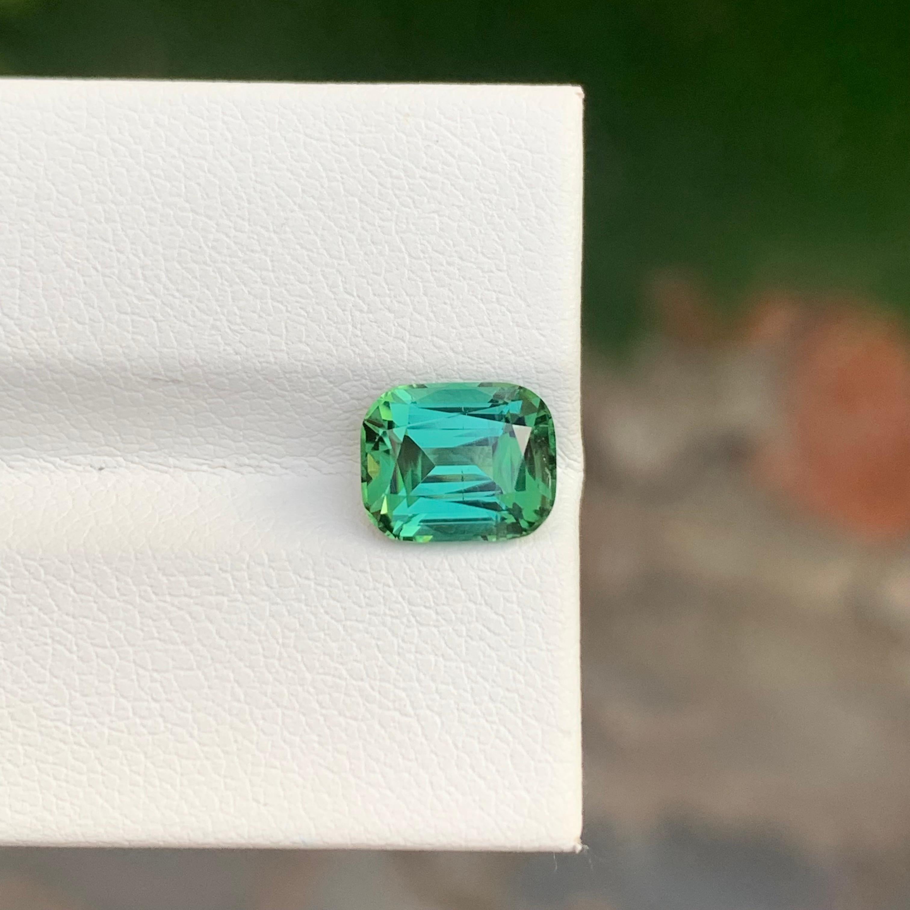 Gema natural suelta de 2,50 quilates de turmalina verde azulada en forma de cojín en venta 2