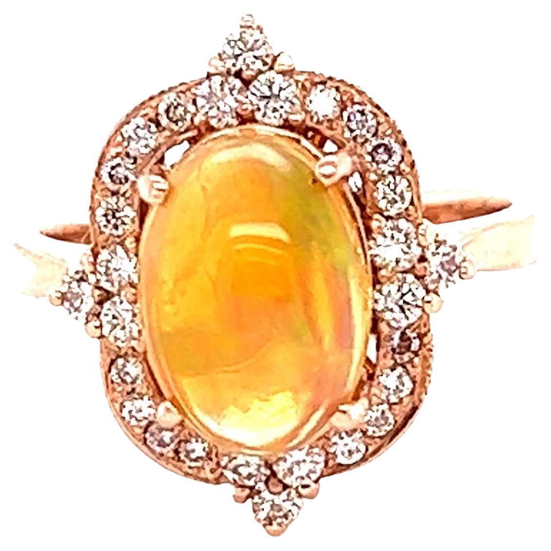 Bague en or jaune 2,50 carats opale naturelle diamant design antique